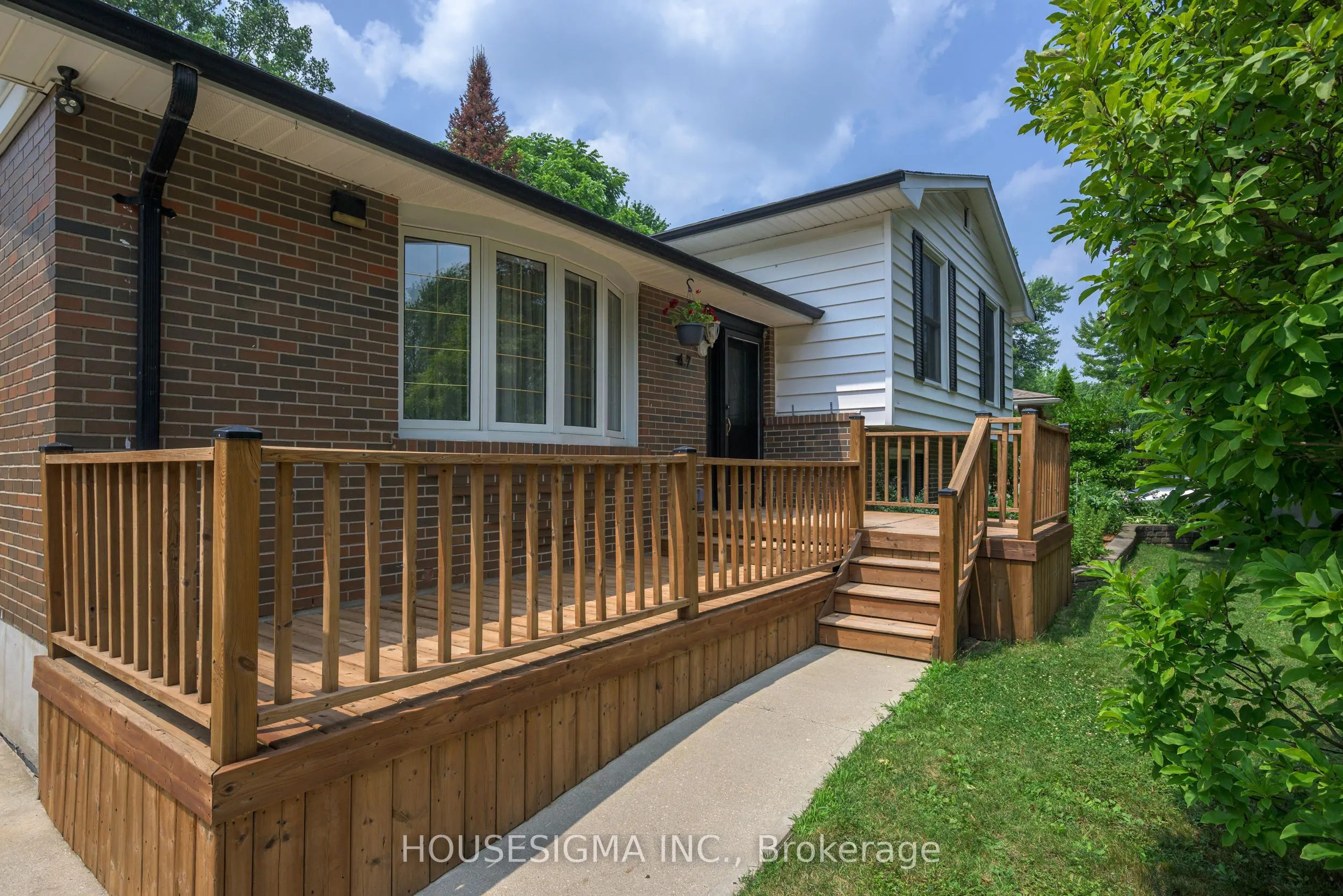 47 Scotchpine Crescent E