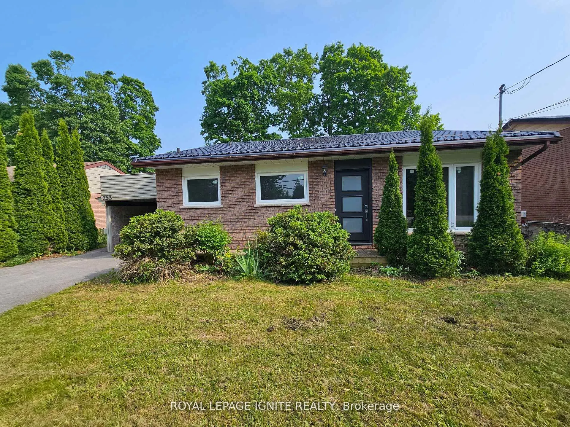 253 WOODLAND Drive N