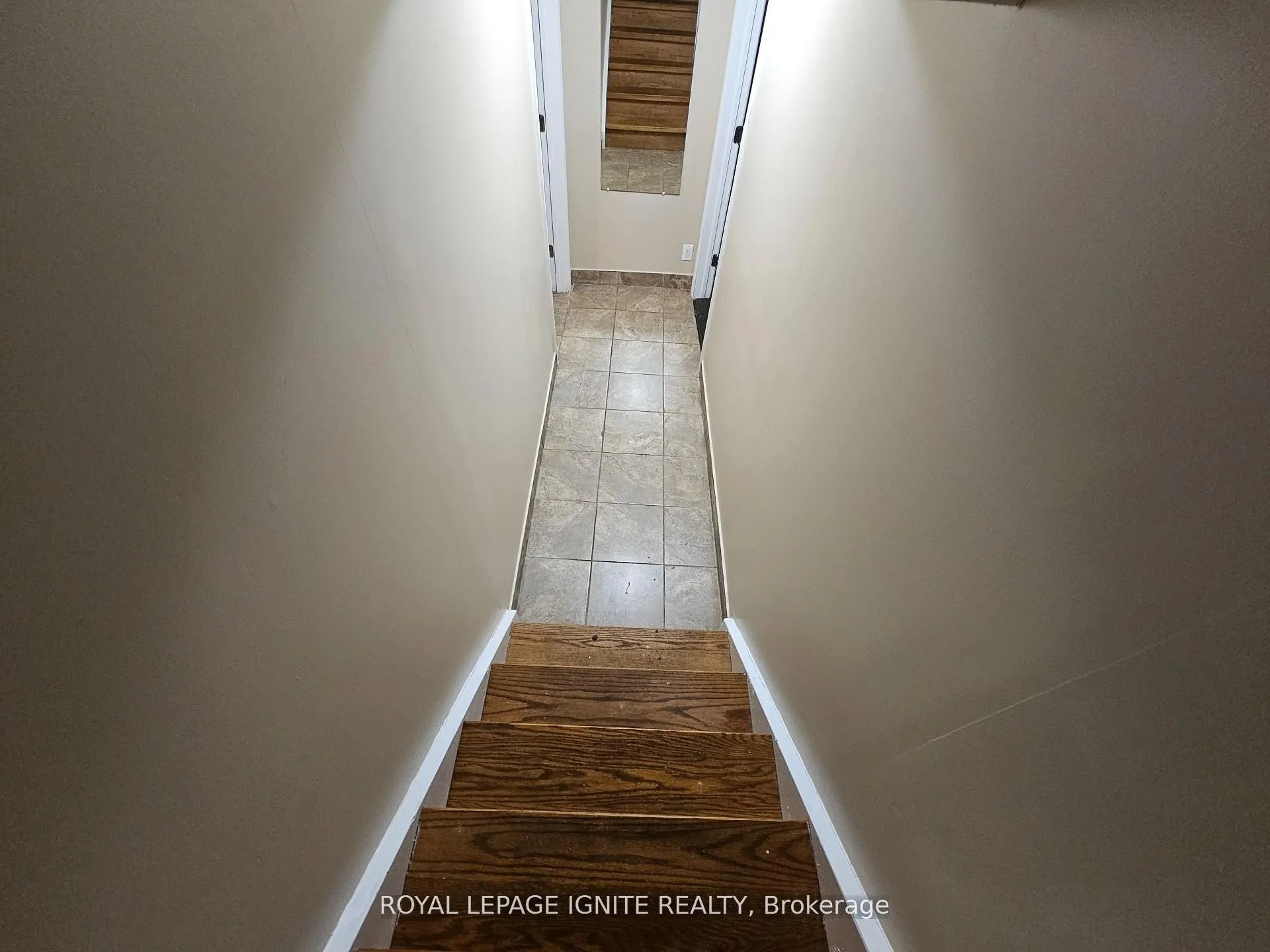 253 WOODLAND Drive N