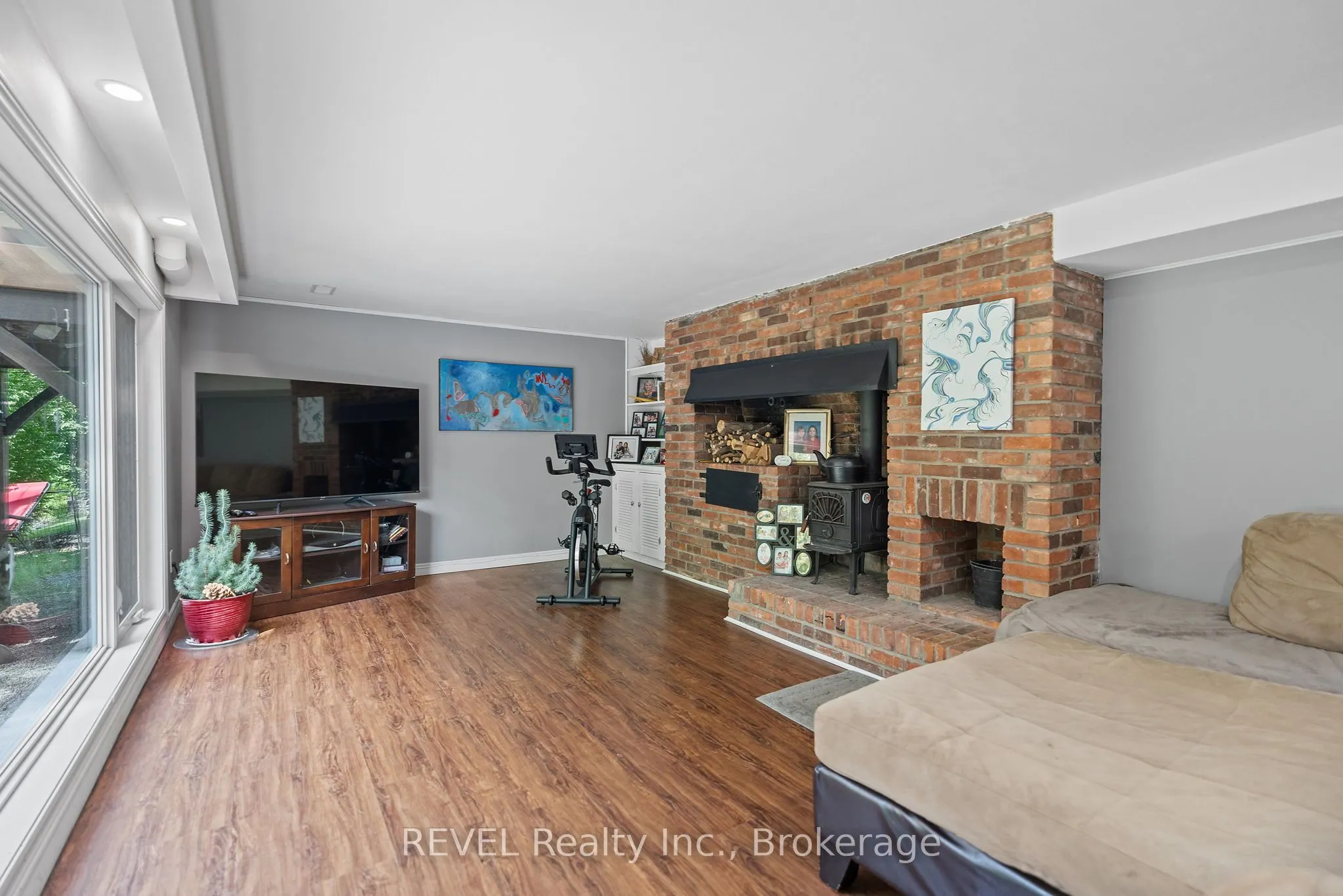 10 Woodington Crescent