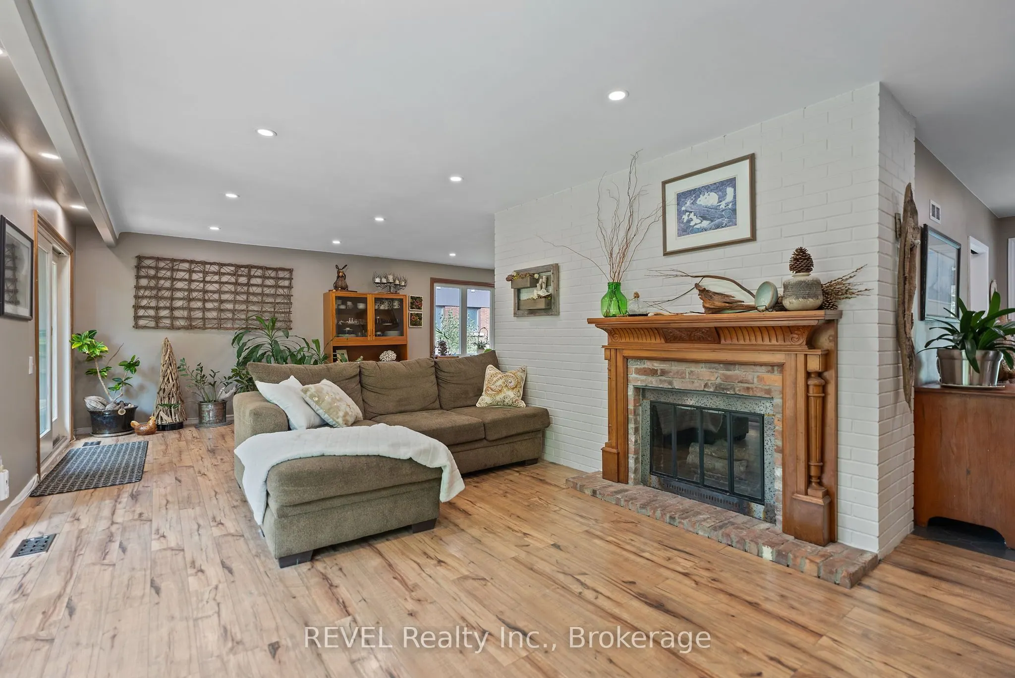 10 Woodington Crescent