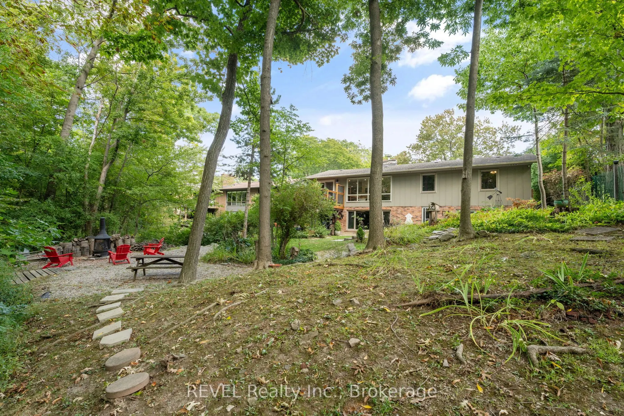 10 Woodington Crescent
