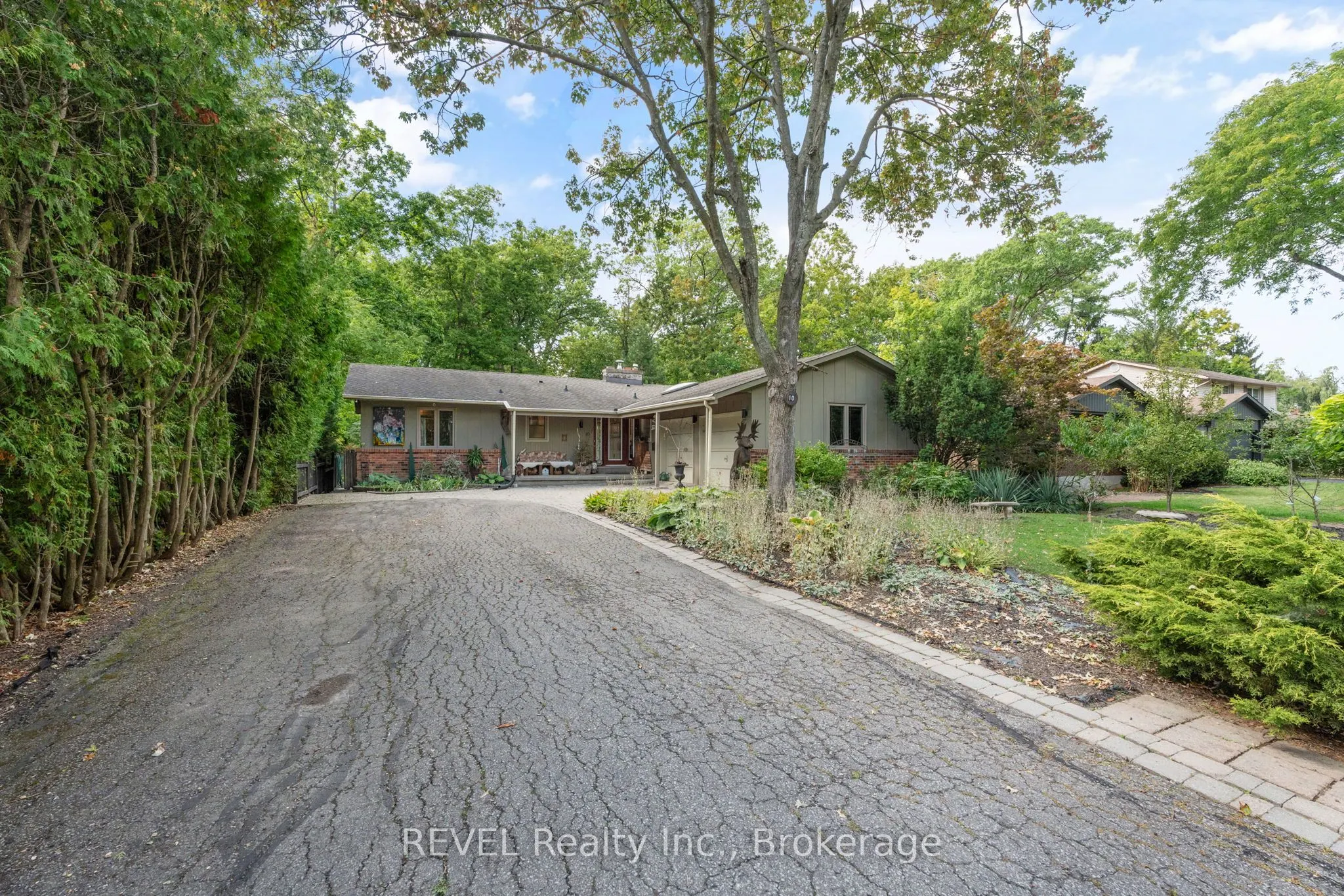 10 Woodington Crescent
