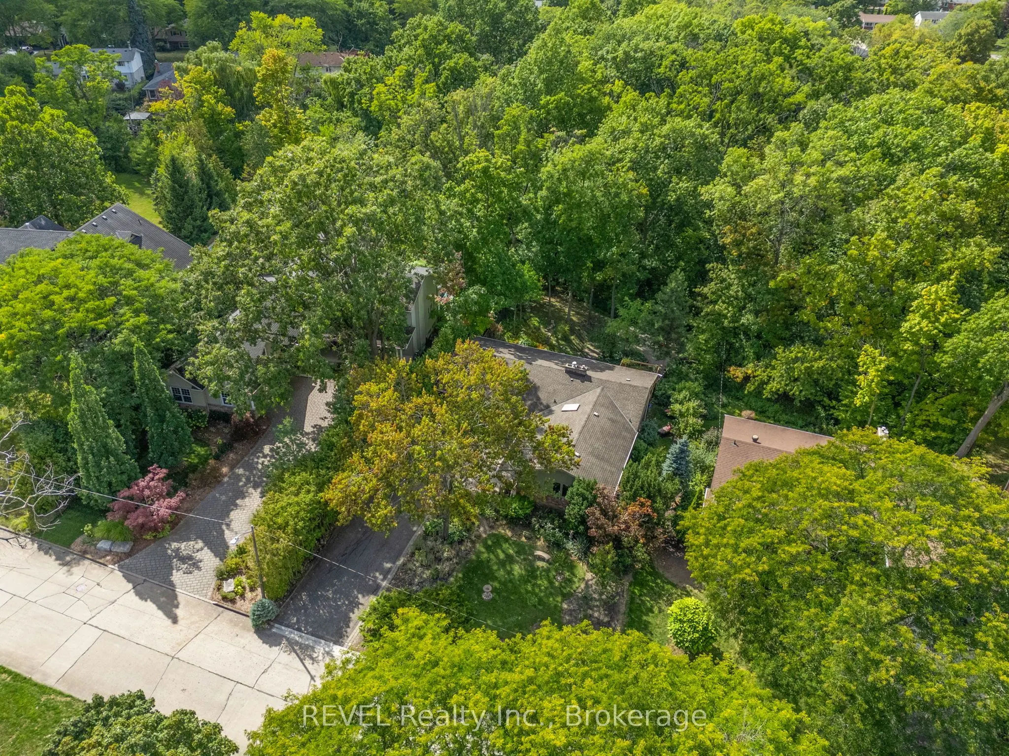 10 Woodington Crescent