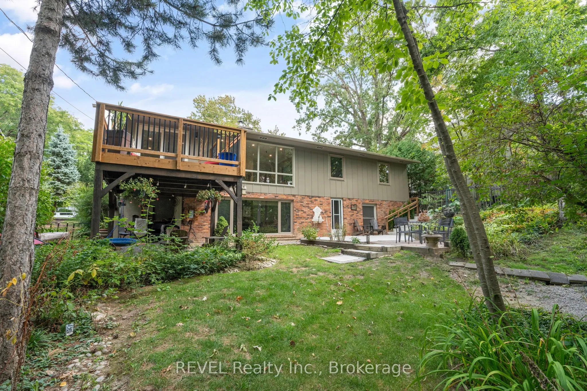 10 Woodington Crescent