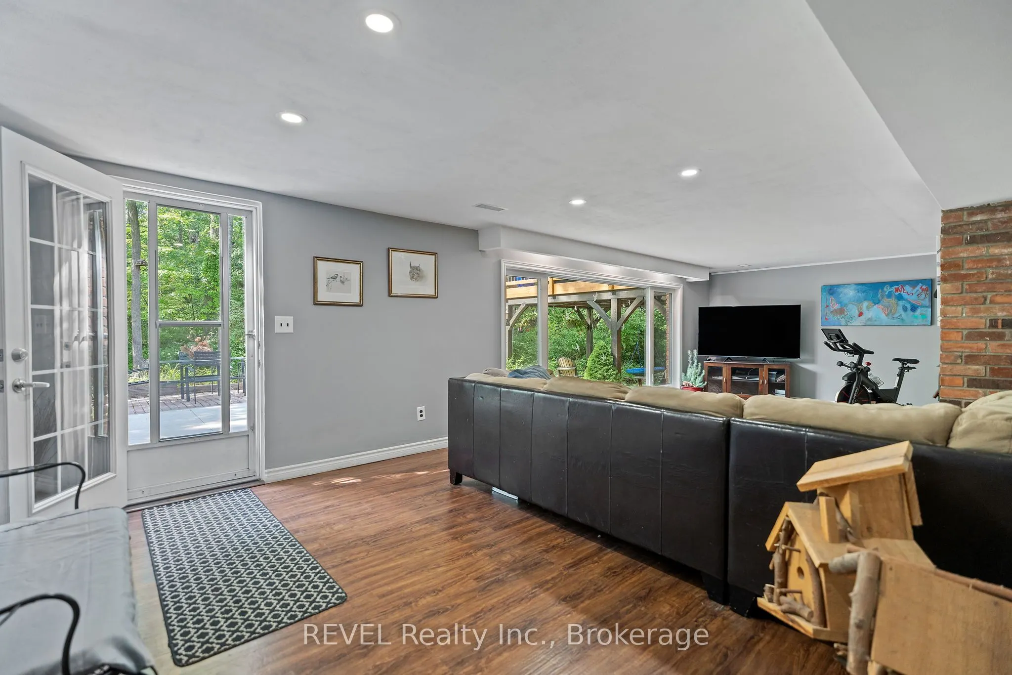 10 Woodington Crescent