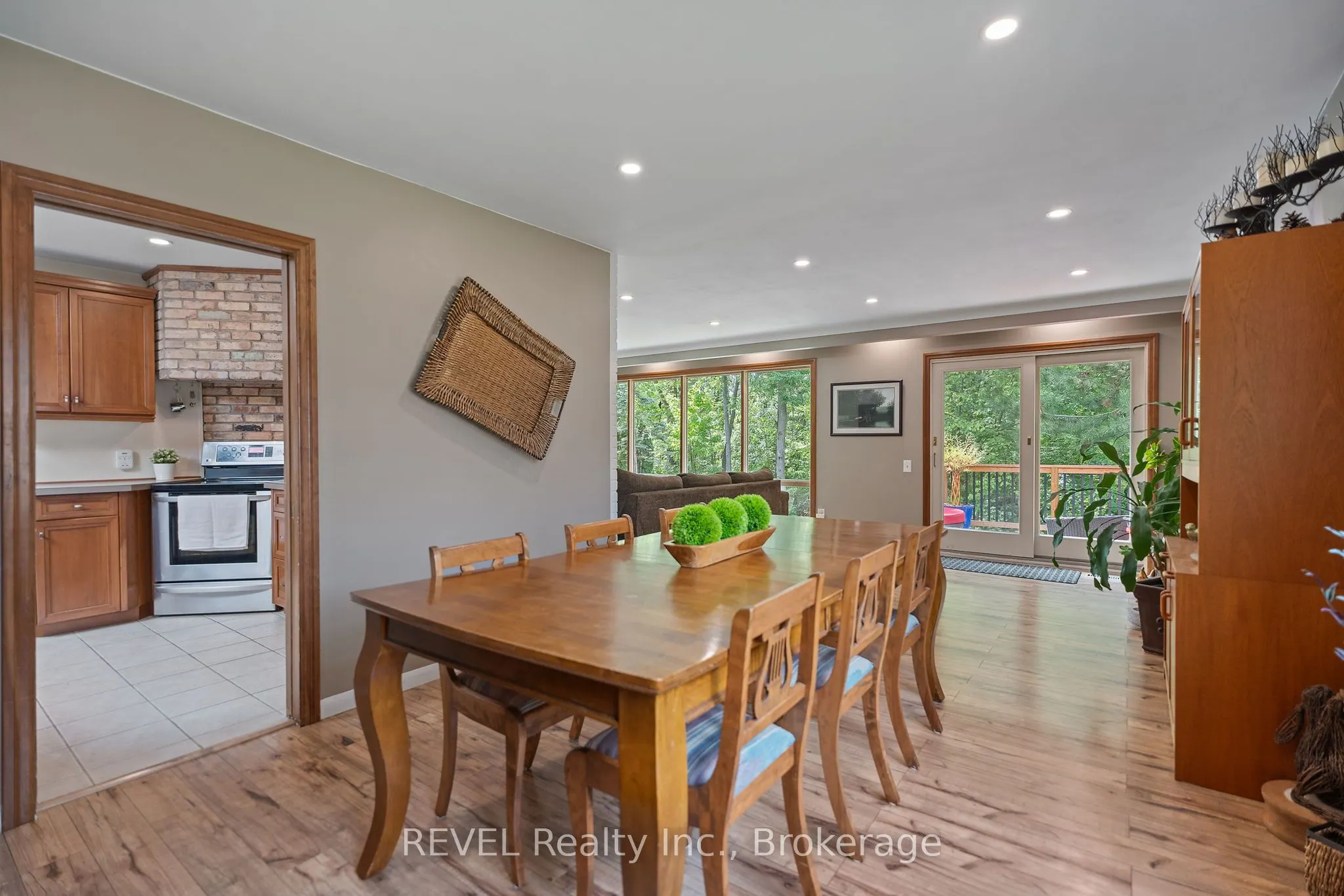10 Woodington Crescent