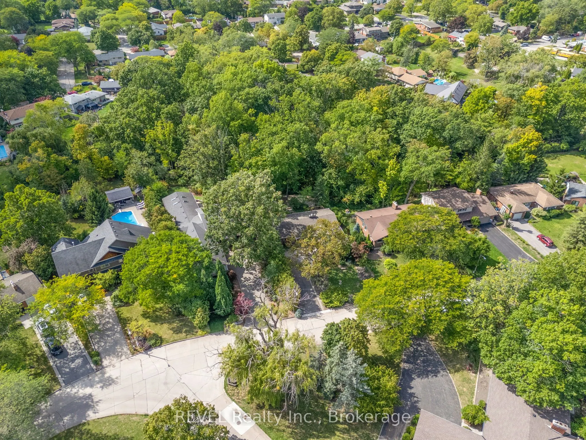 10 Woodington Crescent