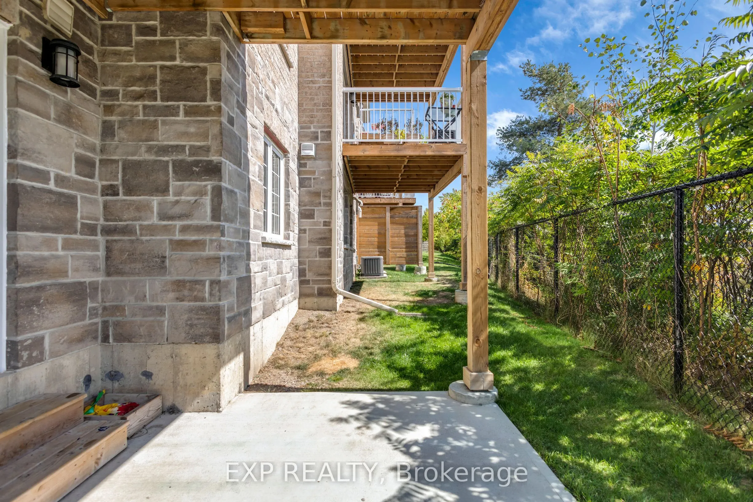5 CITYVIEW Drive S, #103