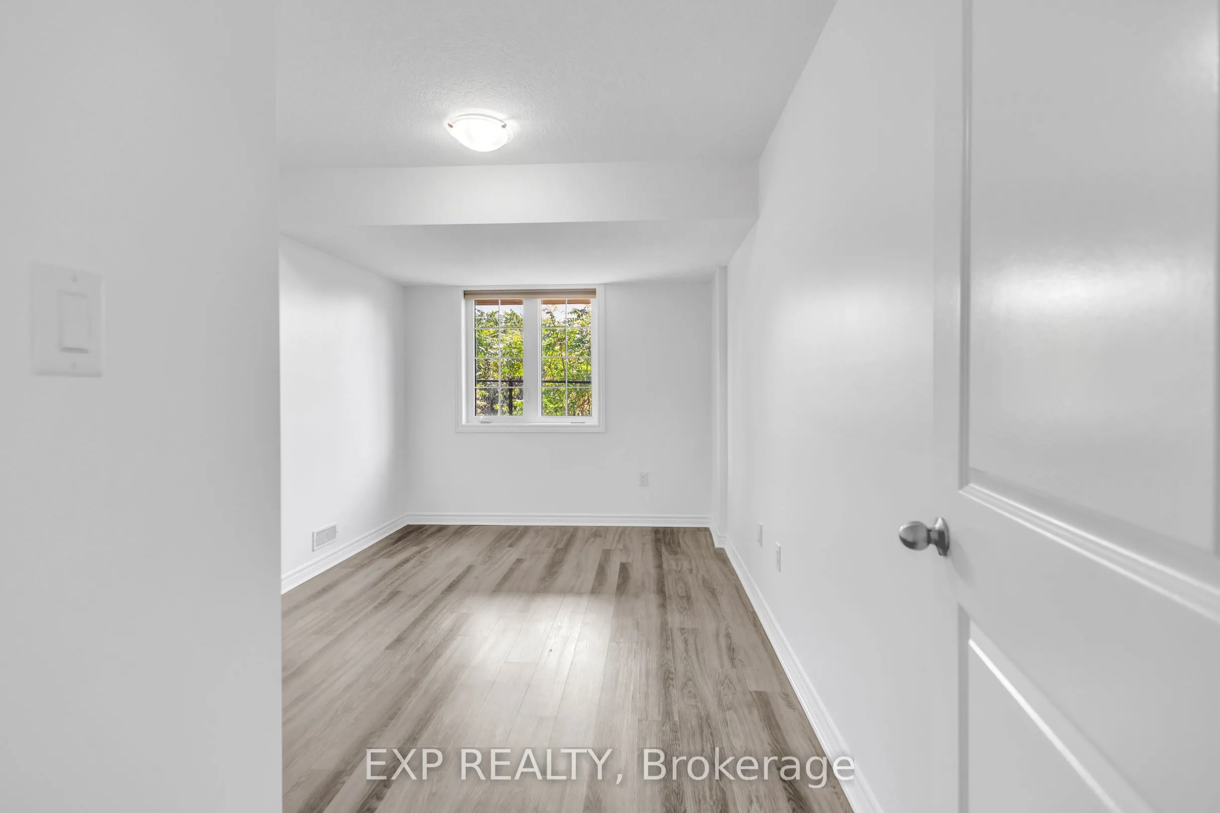 5 CITYVIEW Drive S, #103