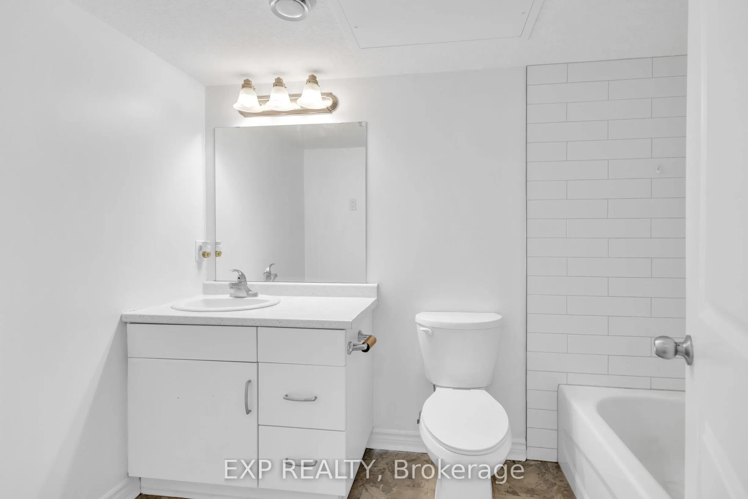 5 CITYVIEW Drive S, #103