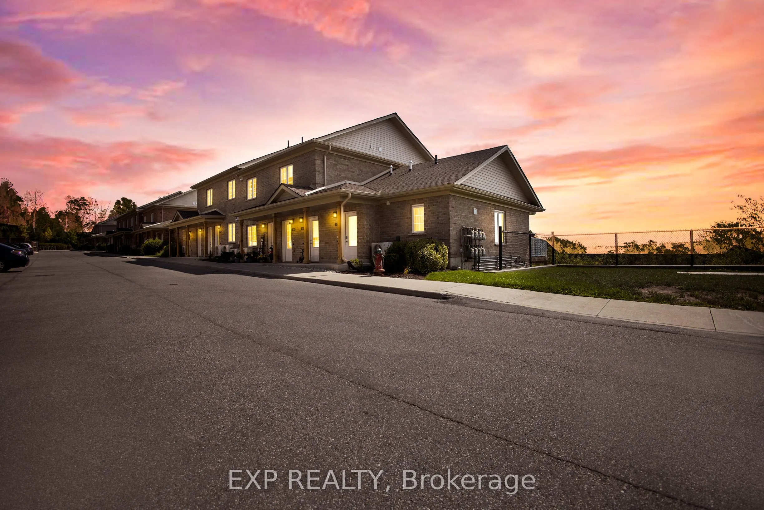 5 CITYVIEW Drive S, #103