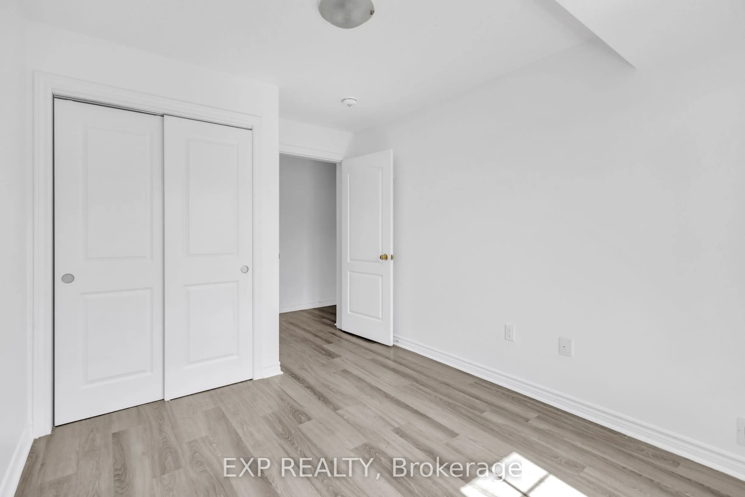 5 CITYVIEW Drive S, #103