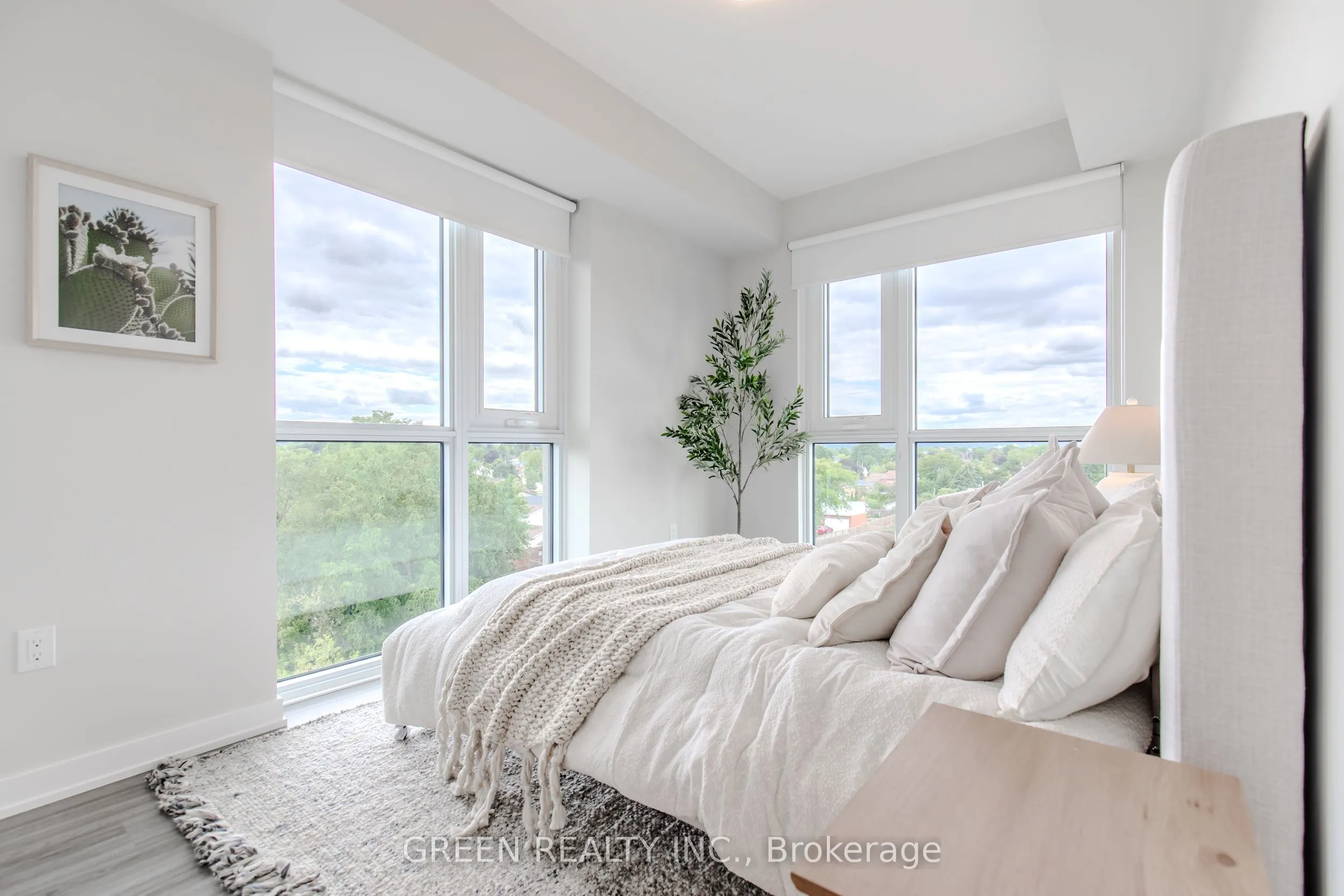 870 Queenston Road, #1406