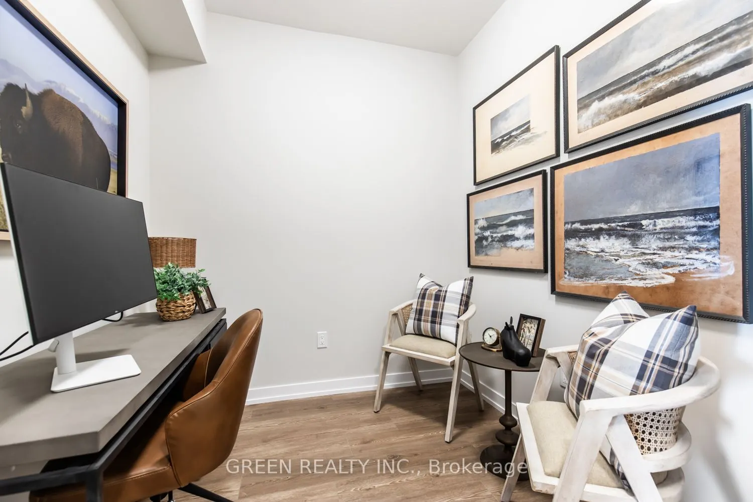 870 Queenston Road, #501