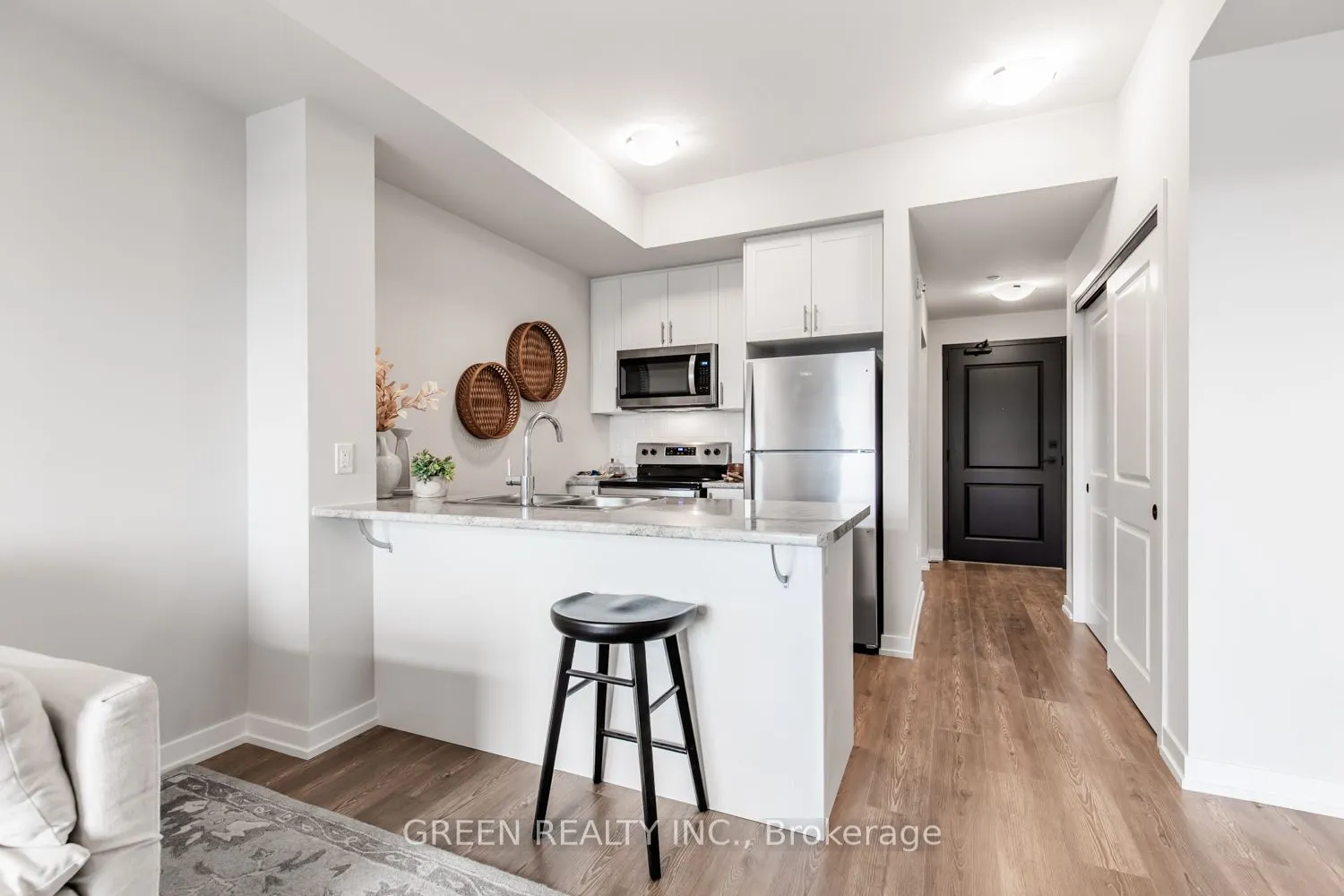 870 Queenston Road, #501