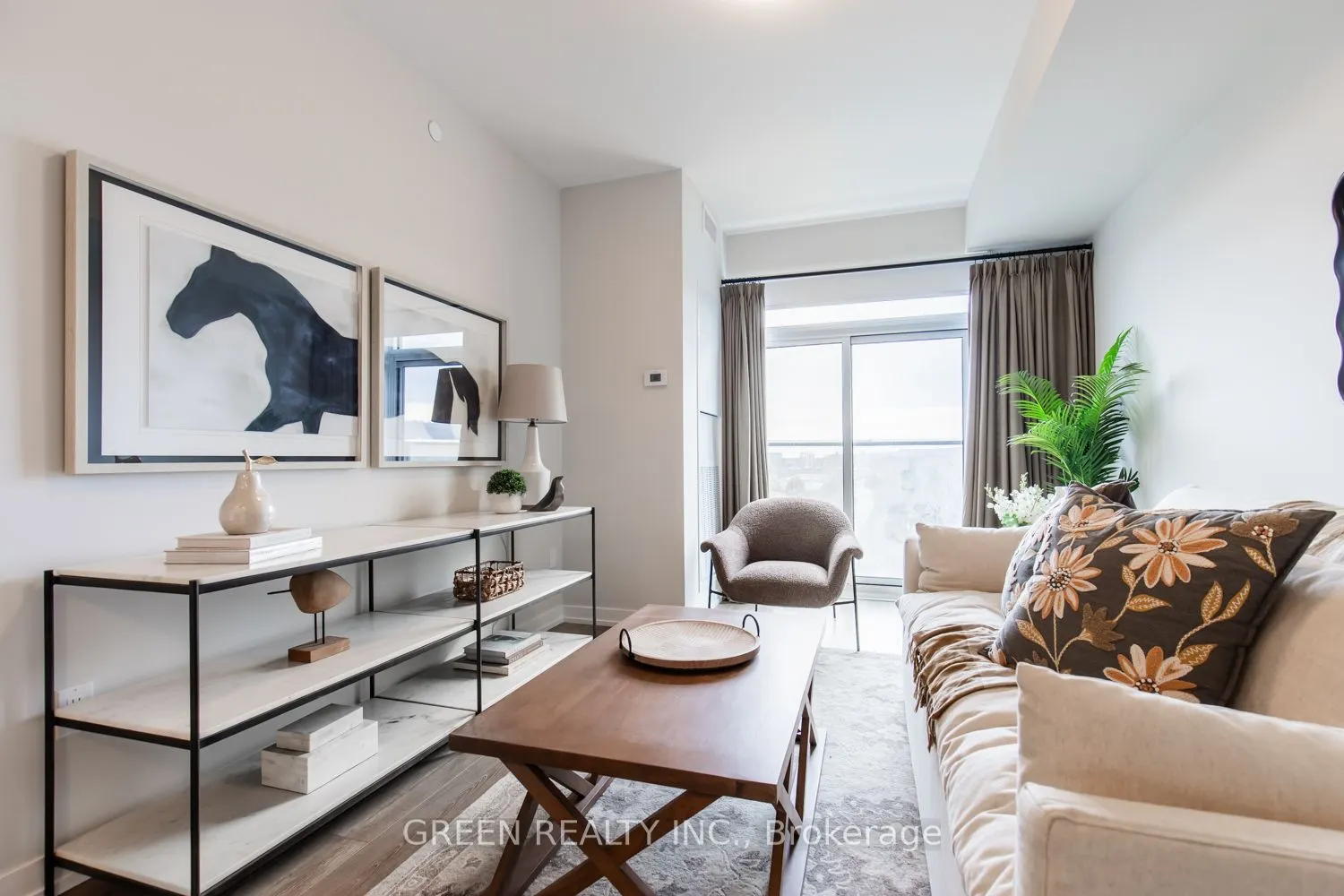 870 Queenston Road, #501