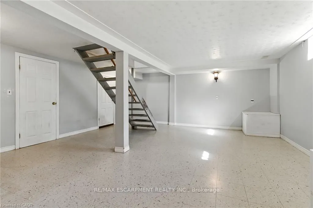 18 Jasper Drive