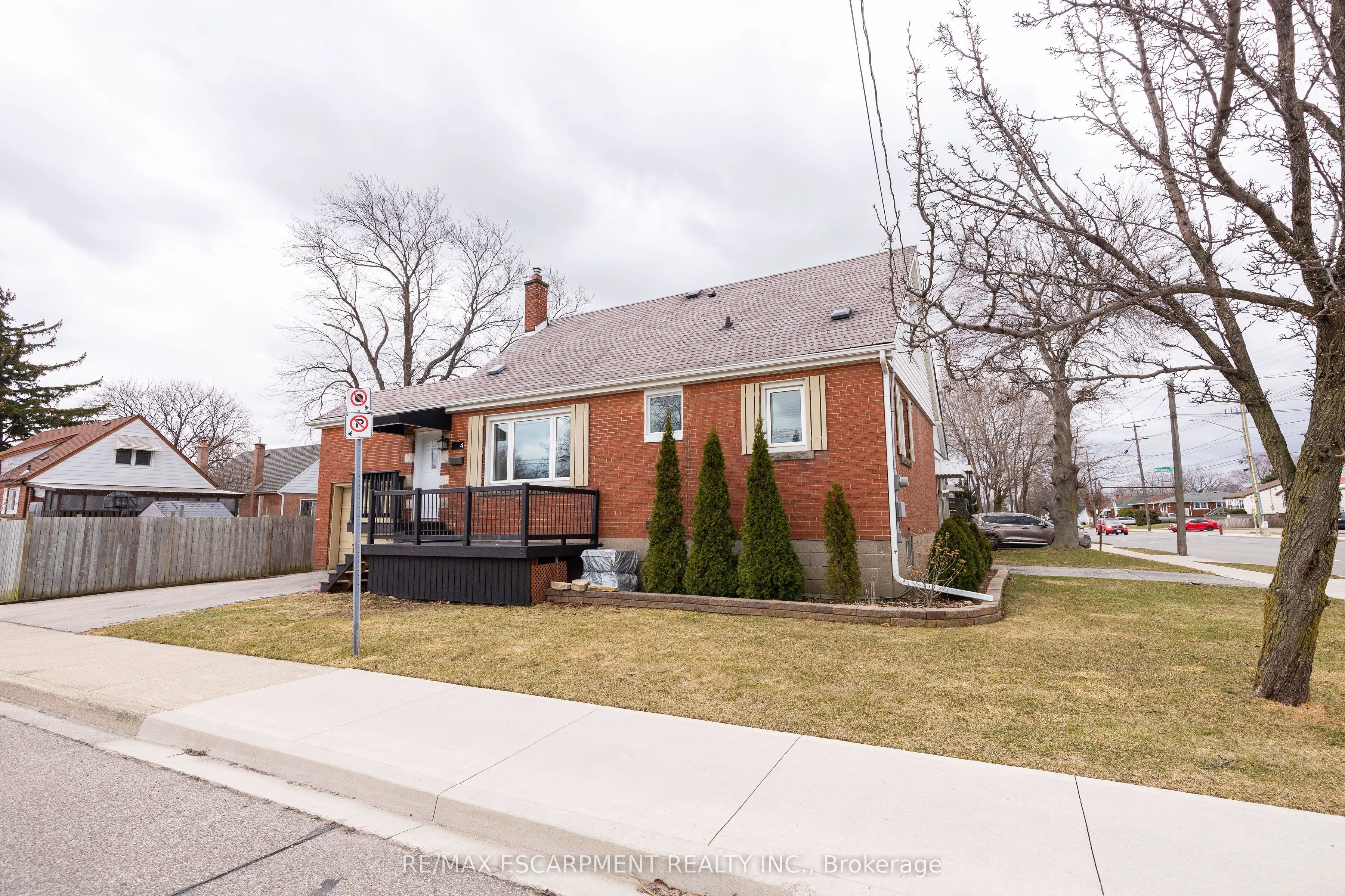 4 Sunning Hill Avenue, #UPPER