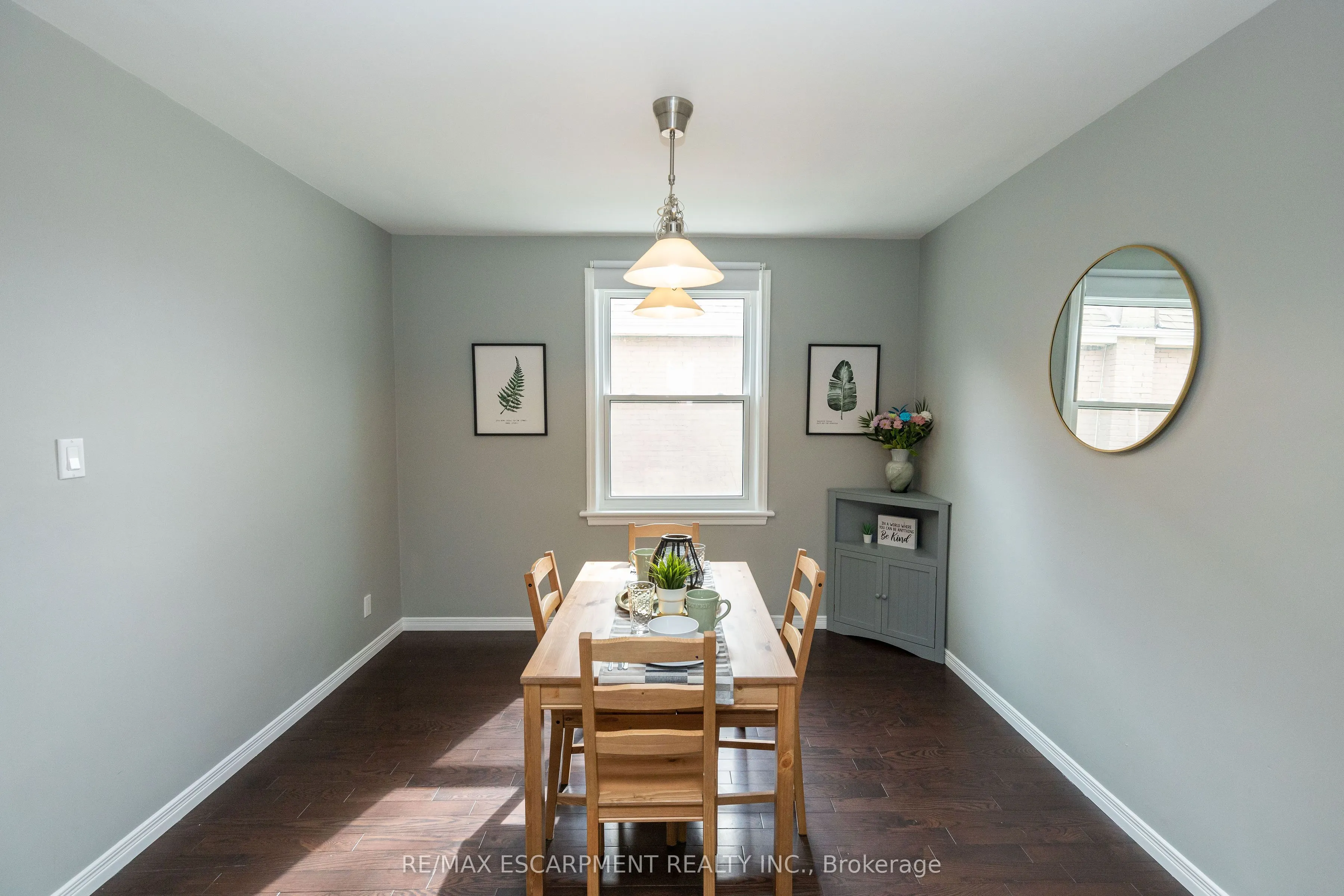 4 Sunning Hill Avenue, #UPPER