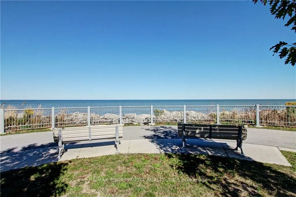125 Shoreview Place, #219