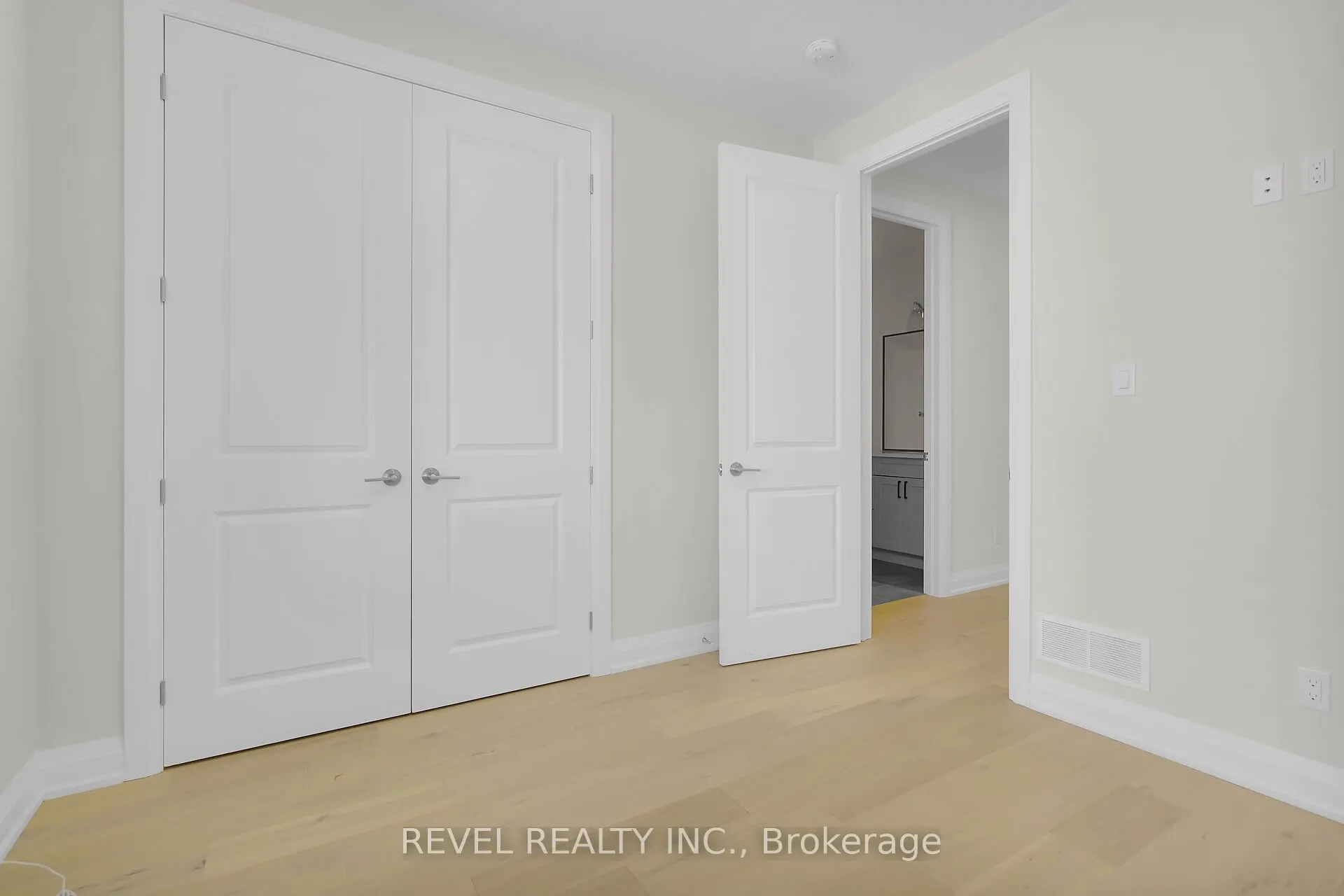 383 Daventry Way, #21