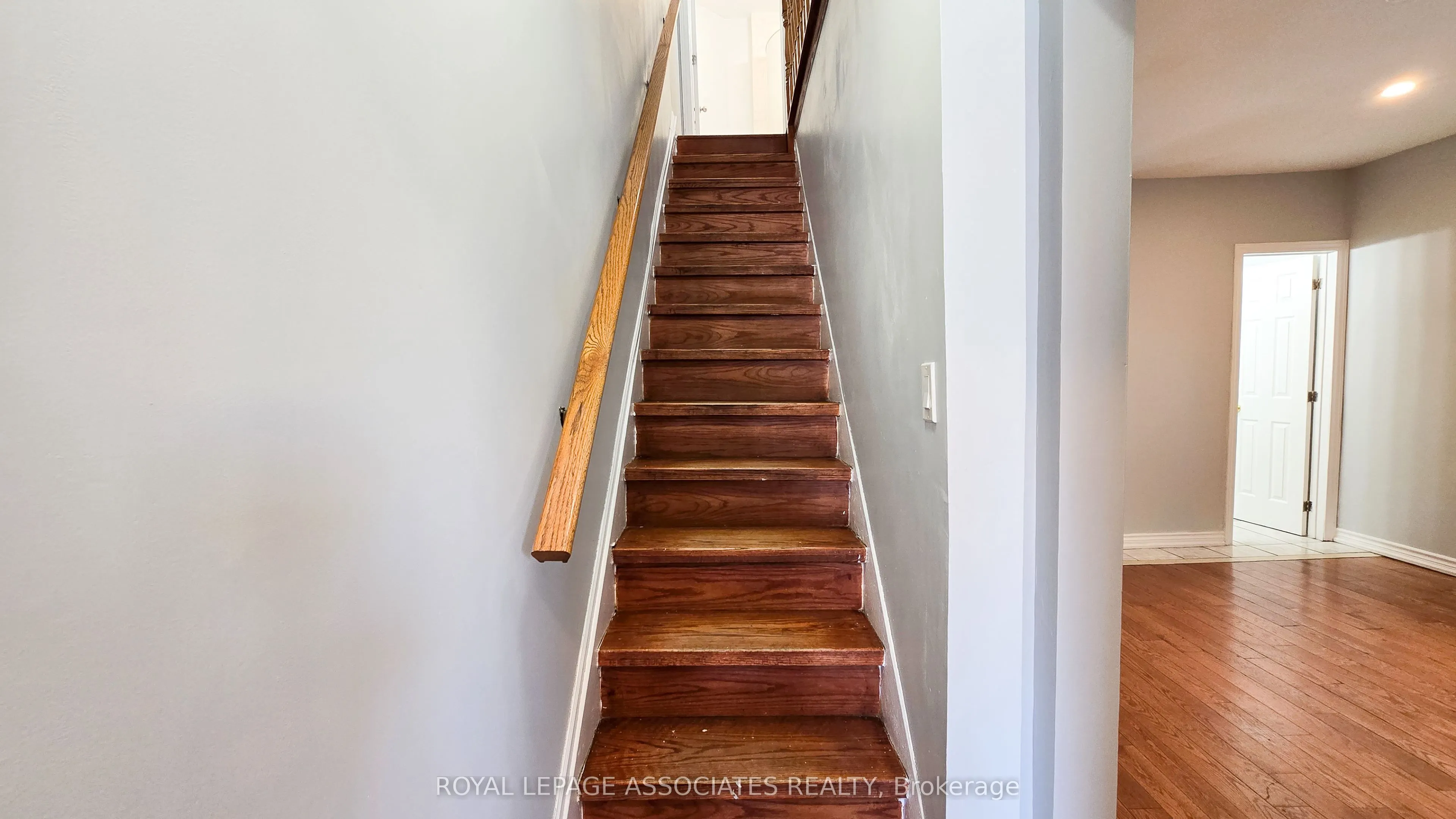 455 Main Street W