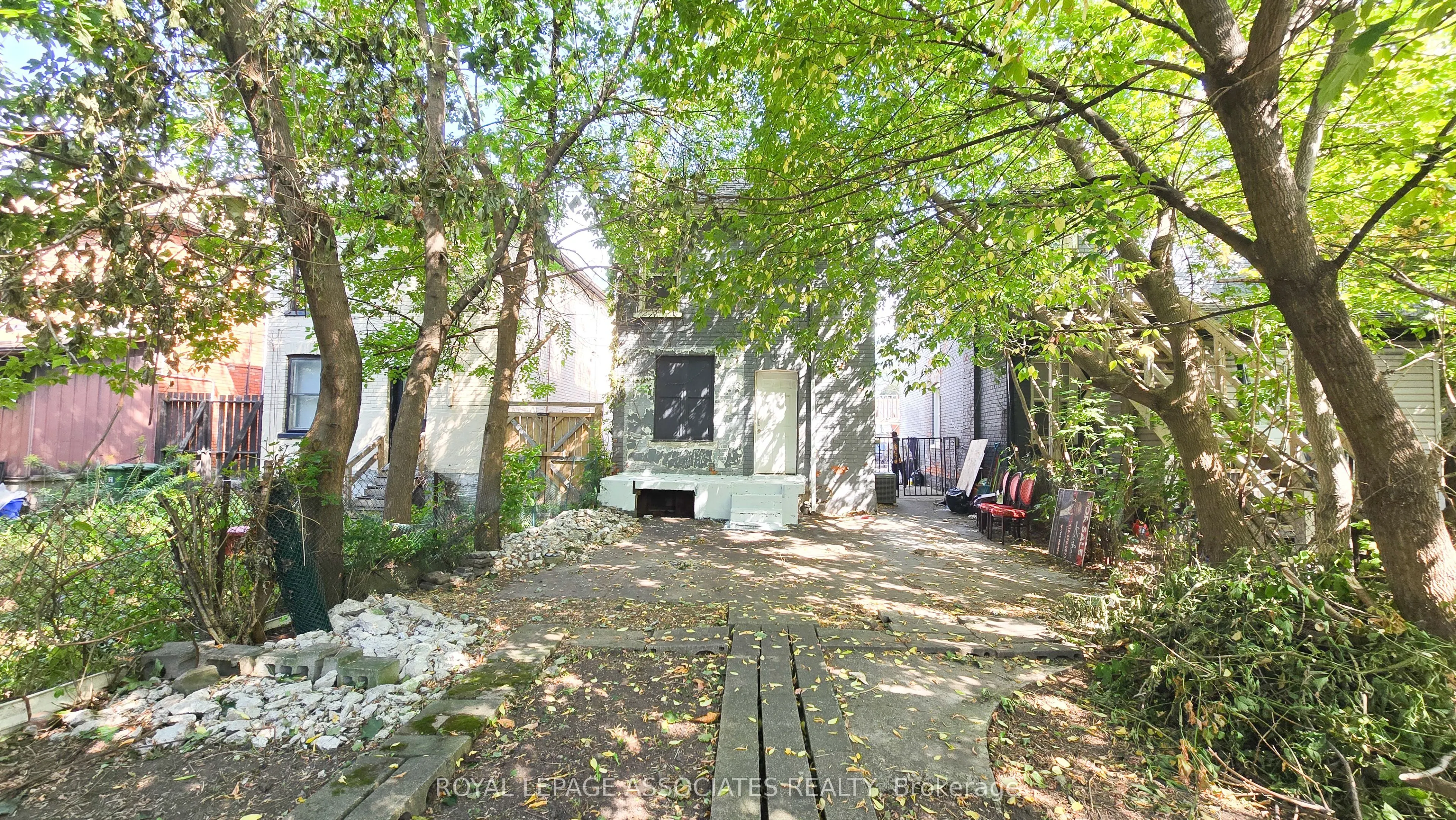 455 Main Street W