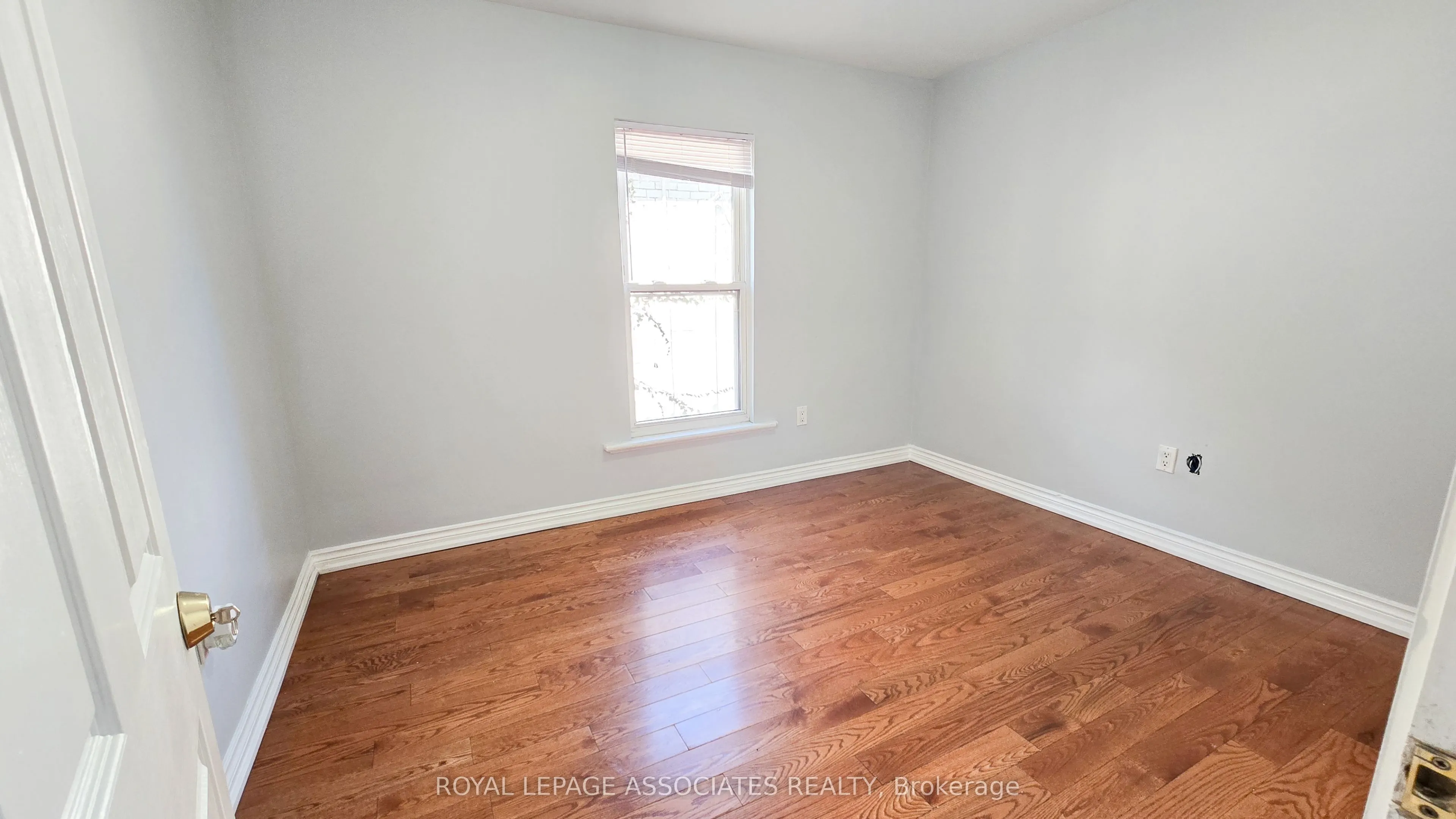 455 Main Street W