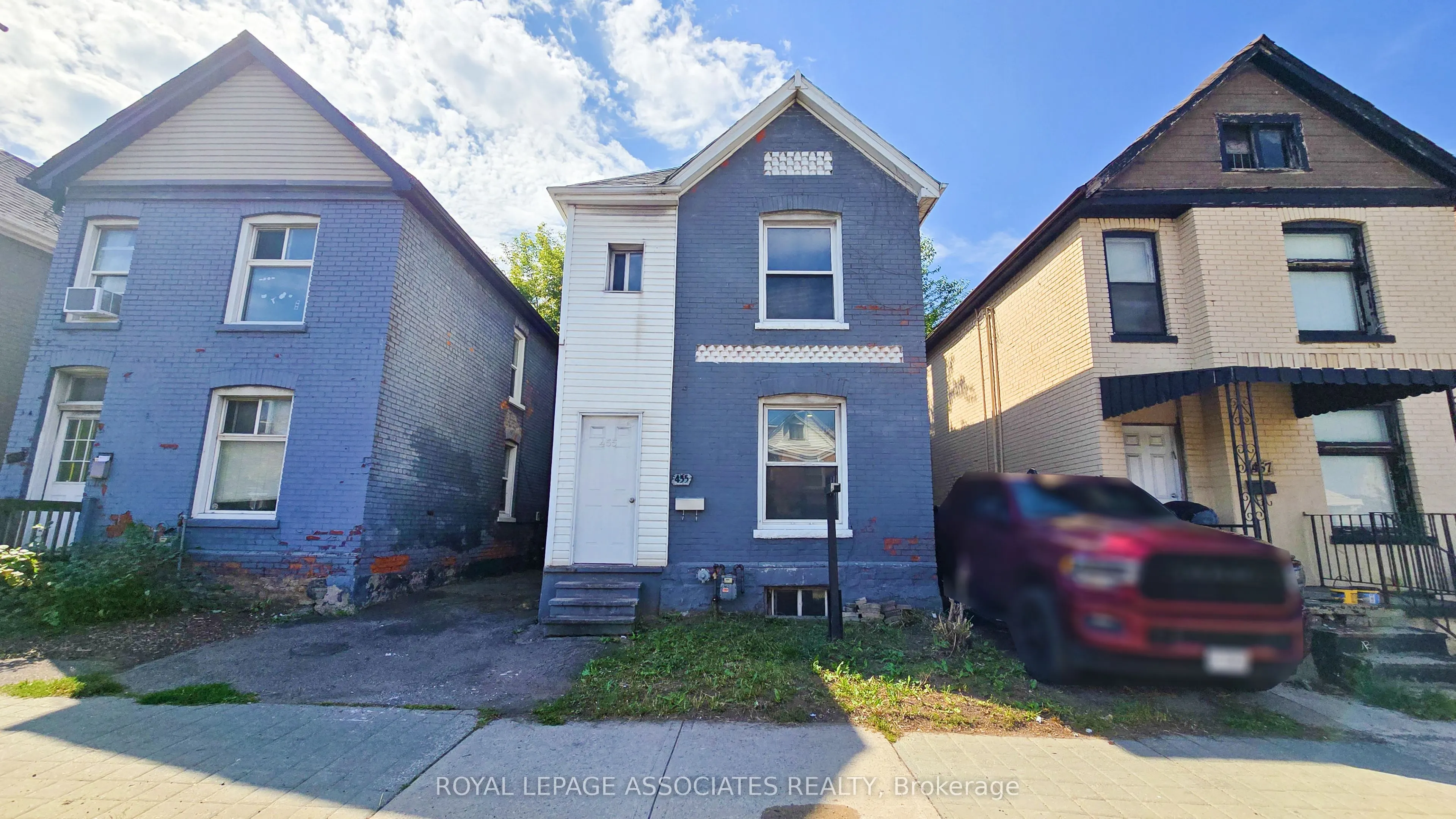 455 Main Street W