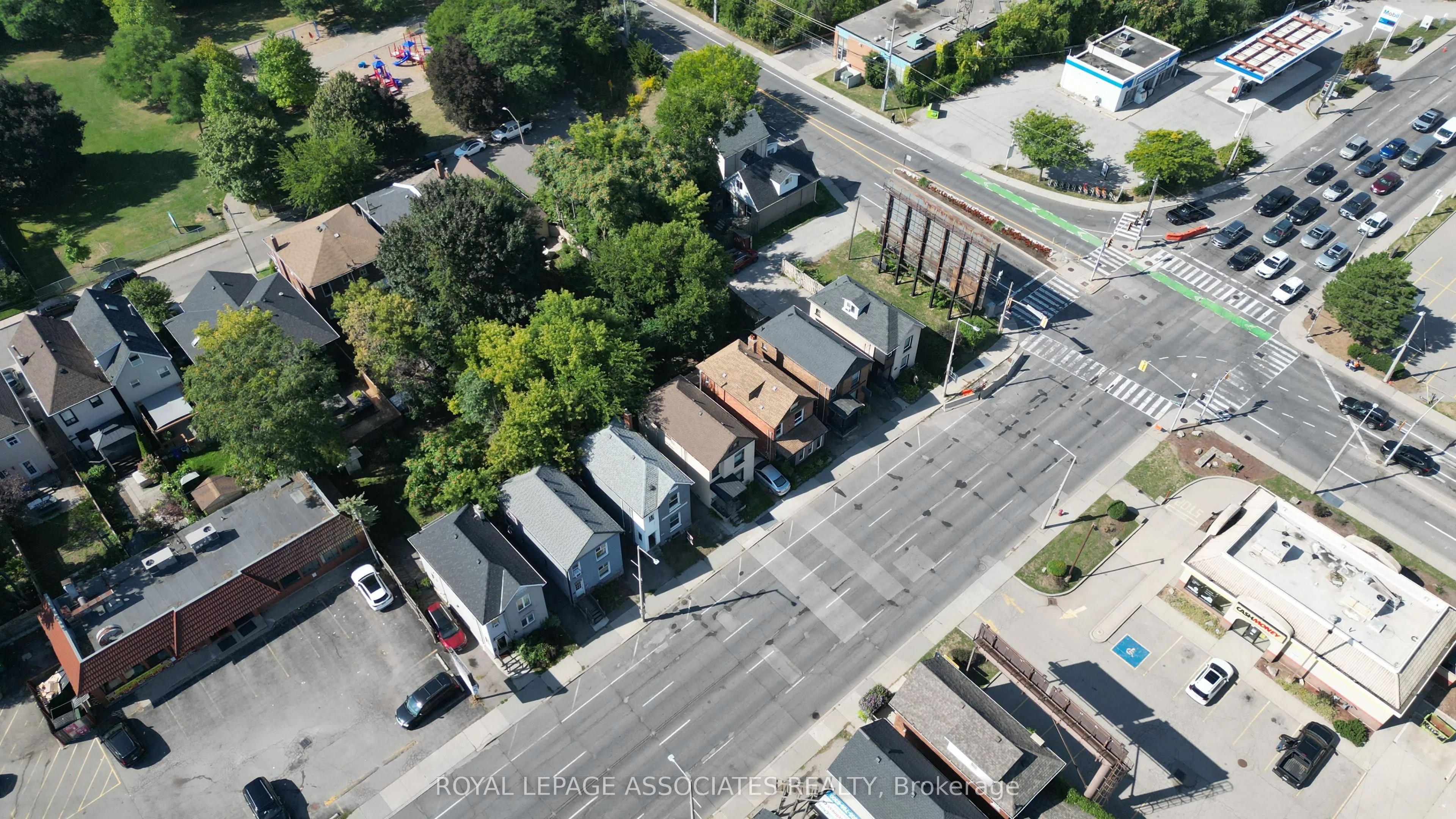 455 Main Street W