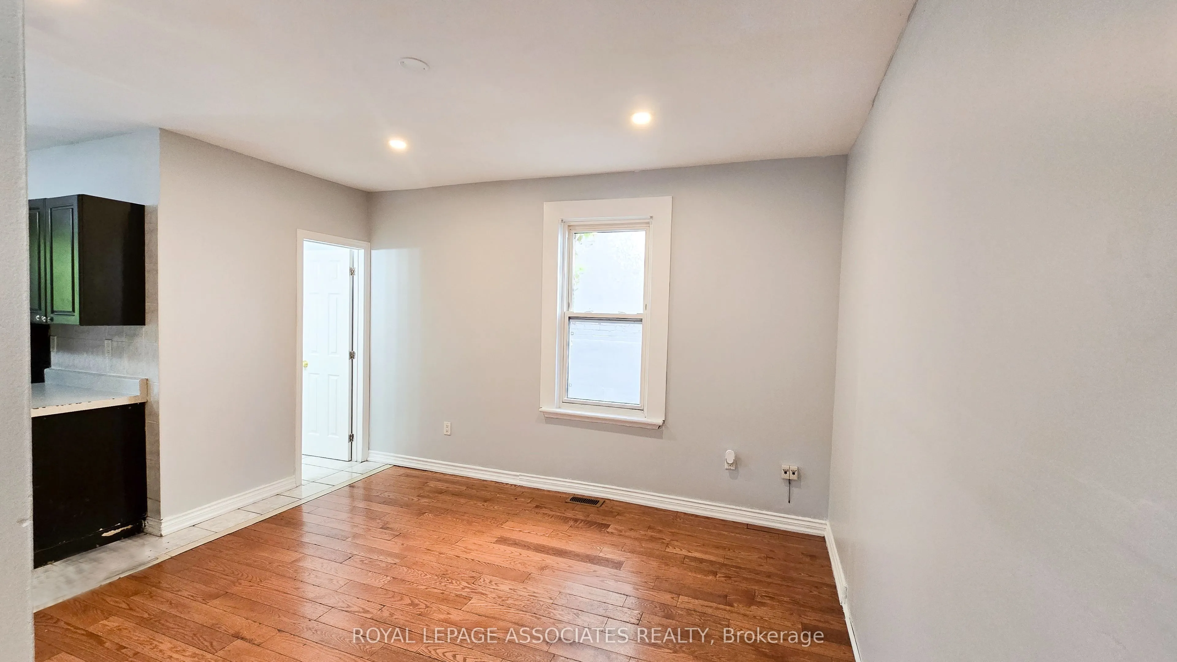 455 Main Street W