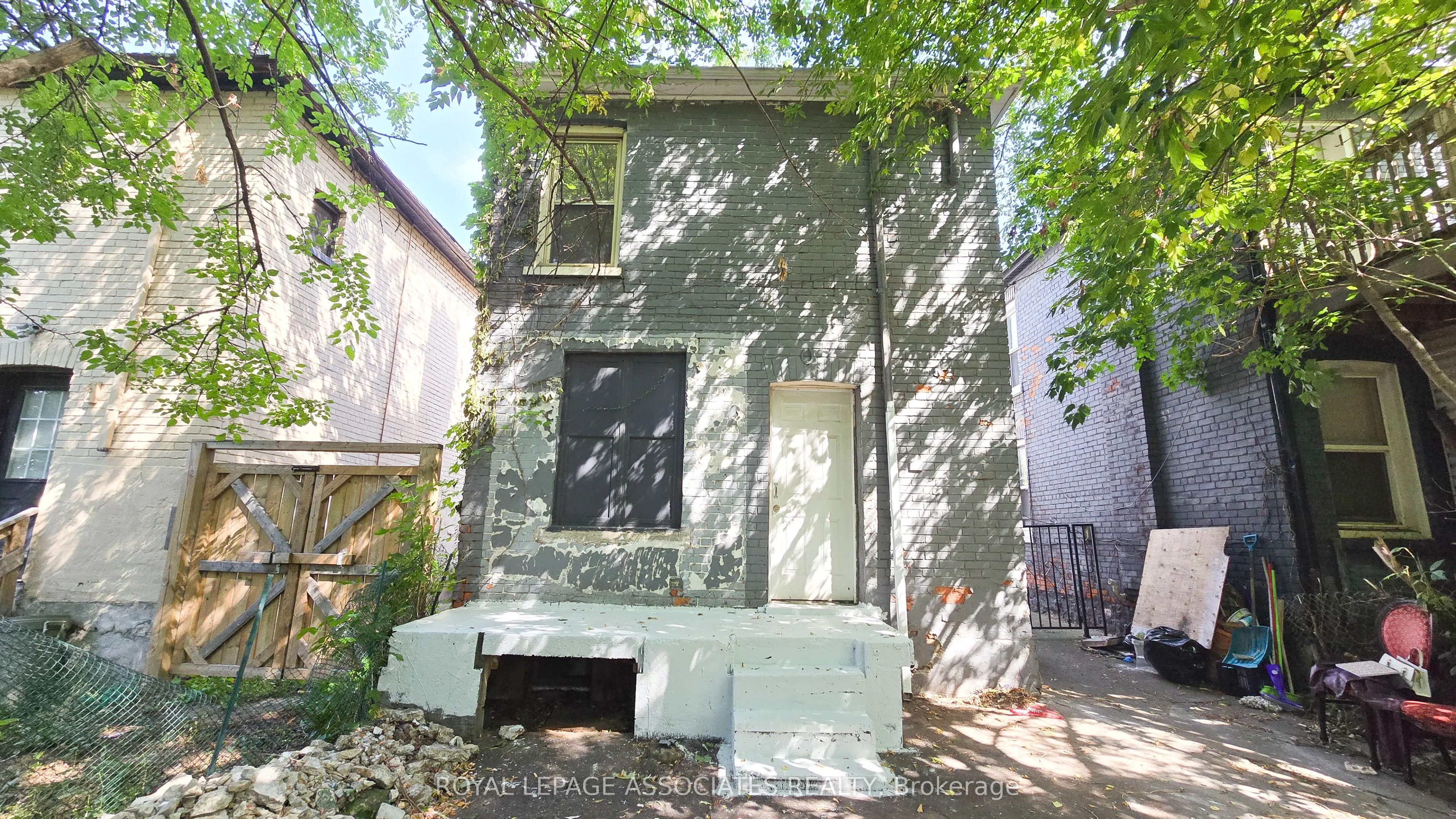 455 Main Street W