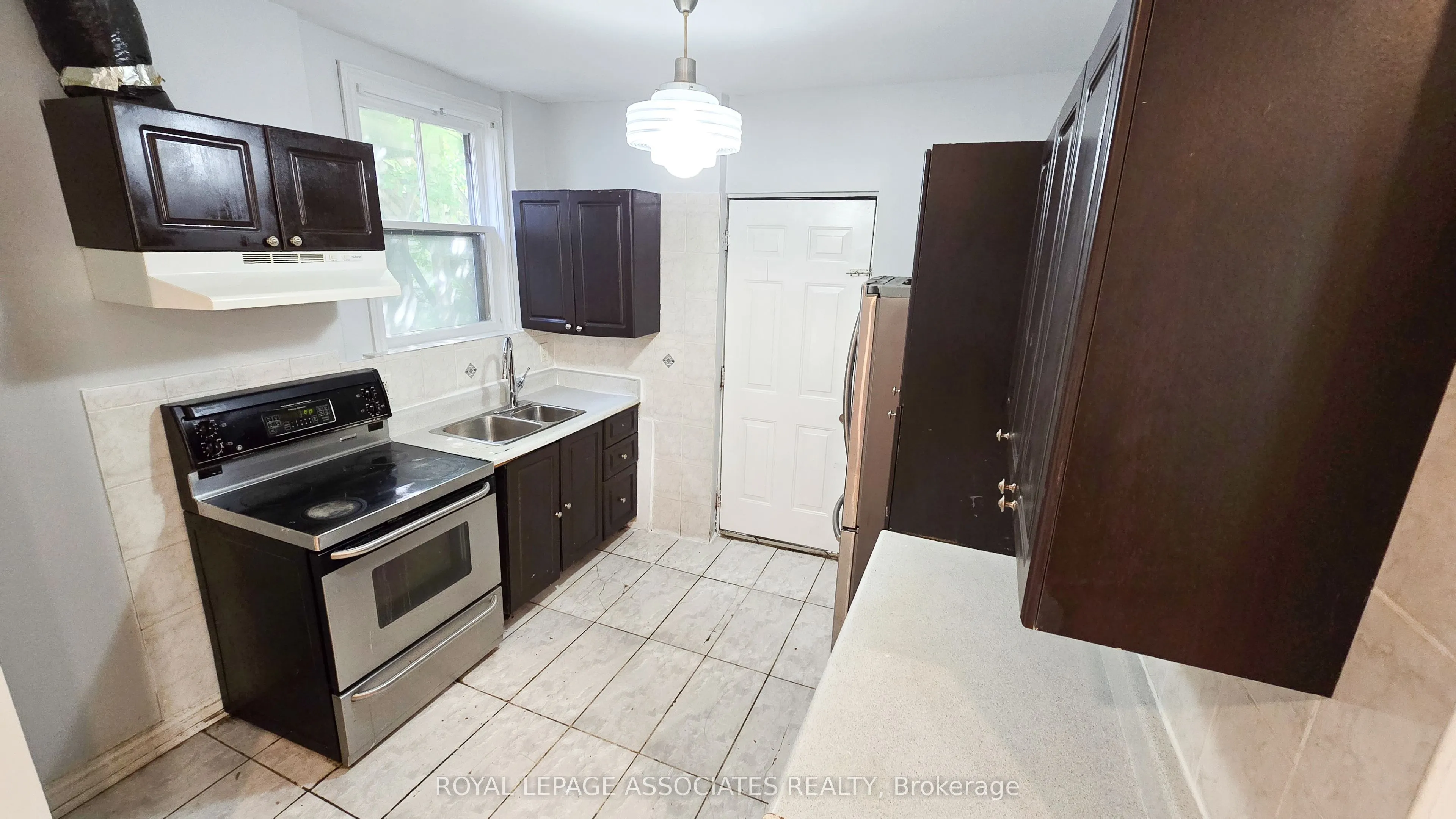 455 Main Street W