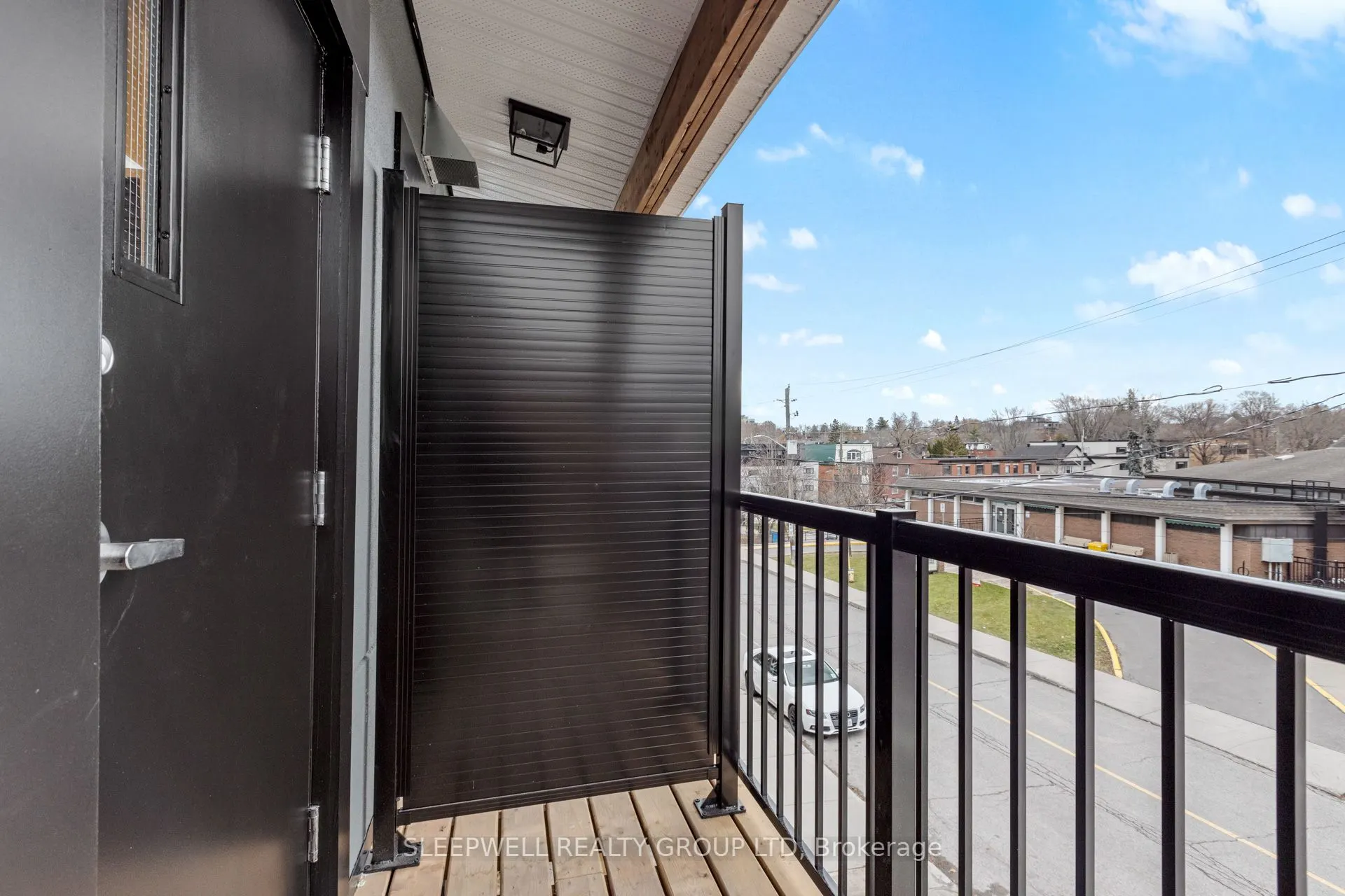 255 Somerset Street E