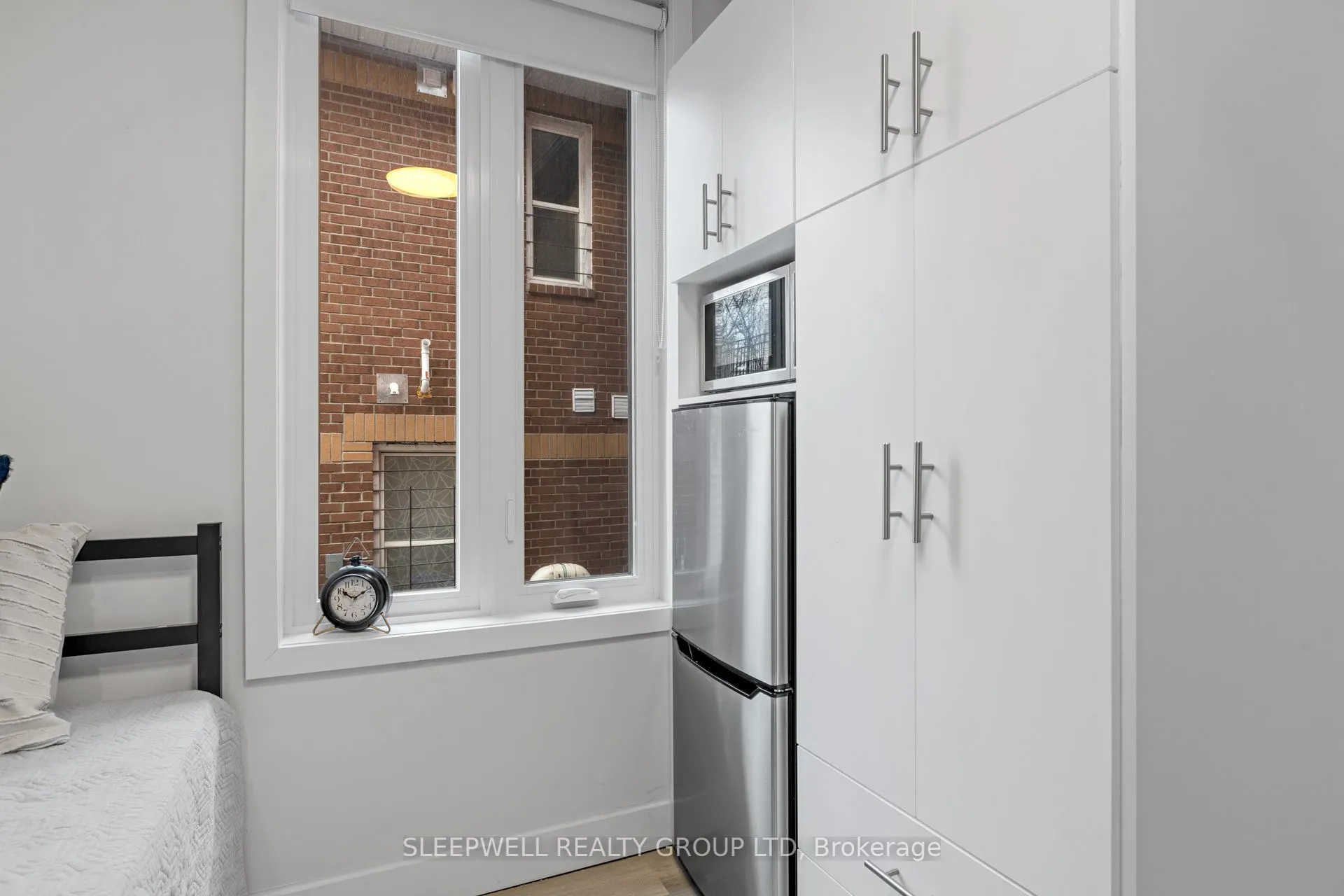255 Somerset Street E