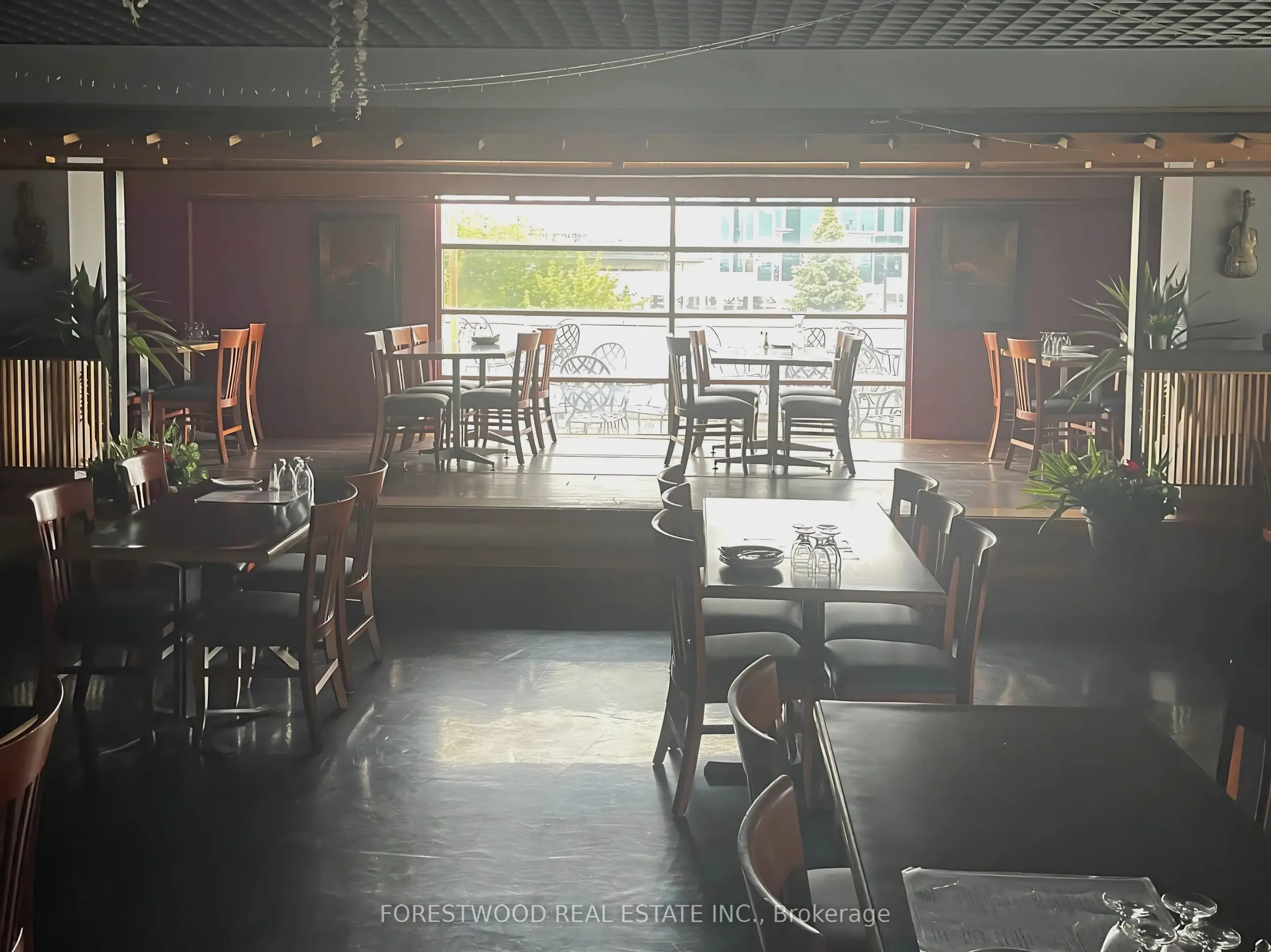 5500 Victoria Avenue, #Upper Second Floor