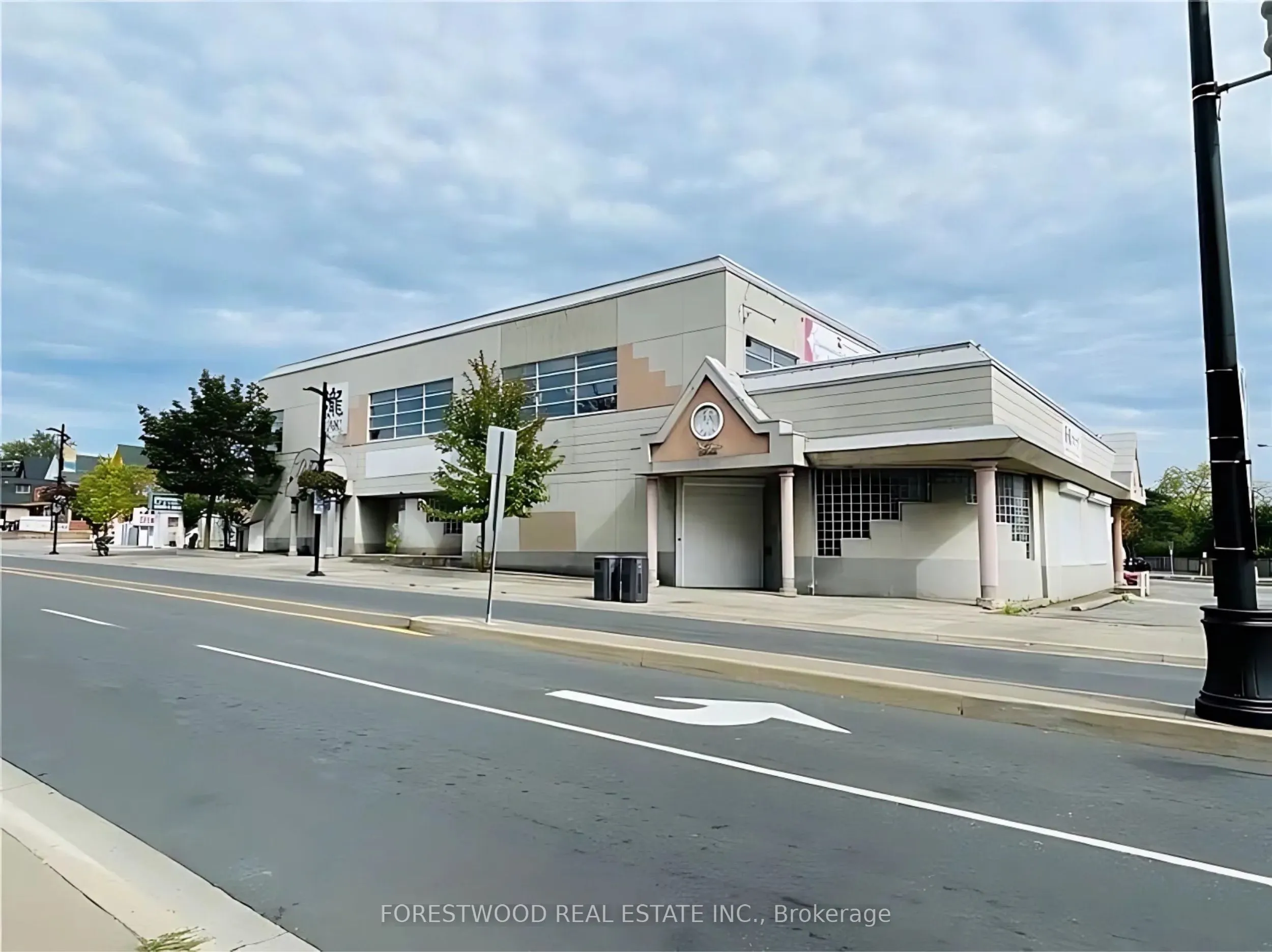 5500 Victoria Avenue, #Upper Second Floor