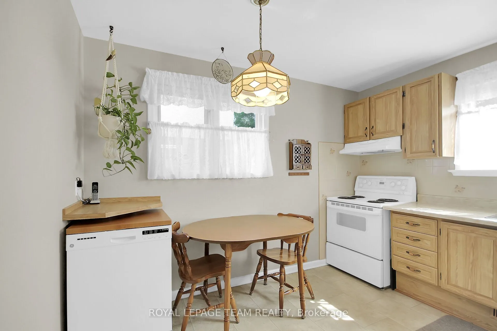 962 Dynes Road