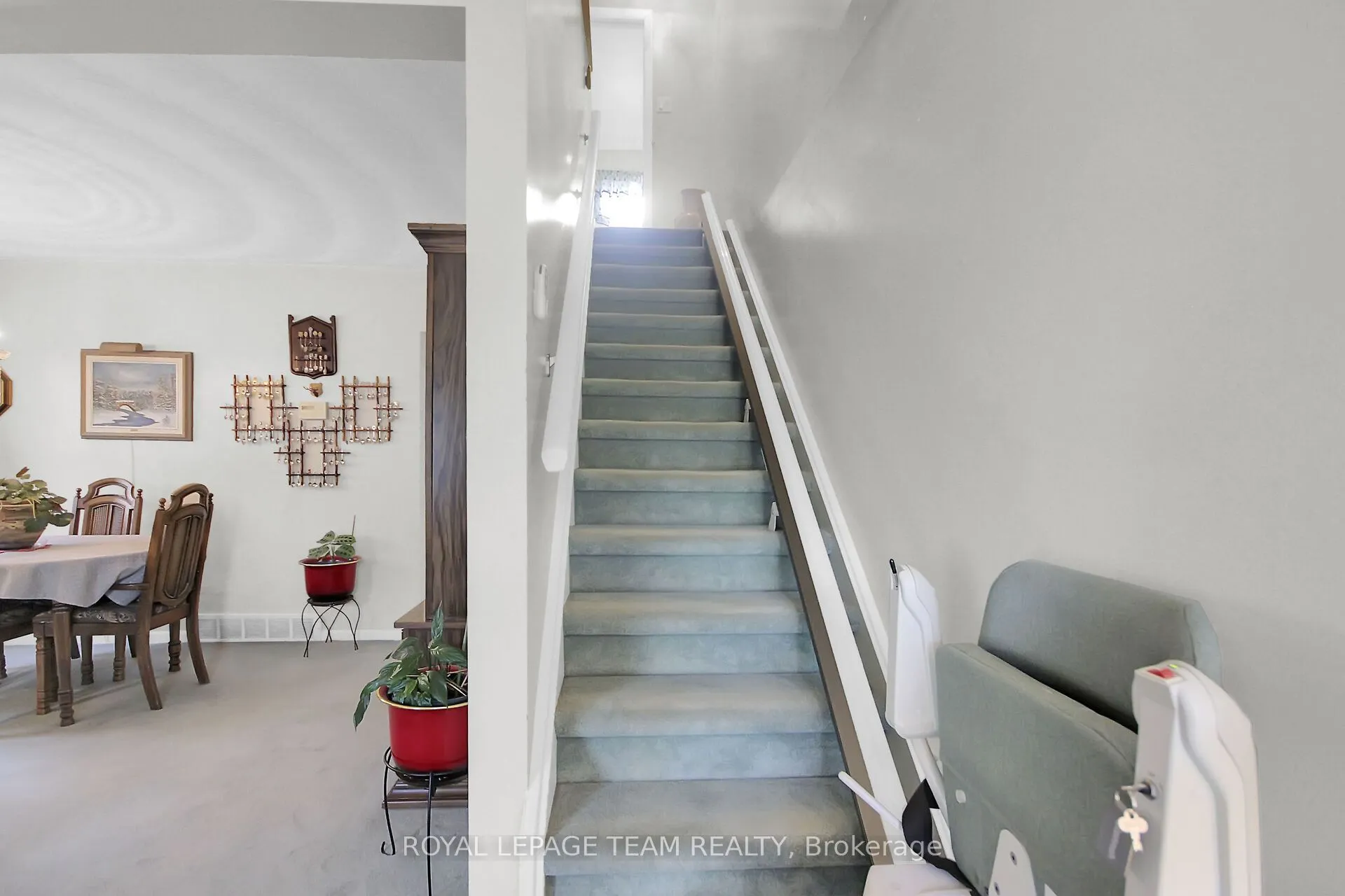 962 Dynes Road