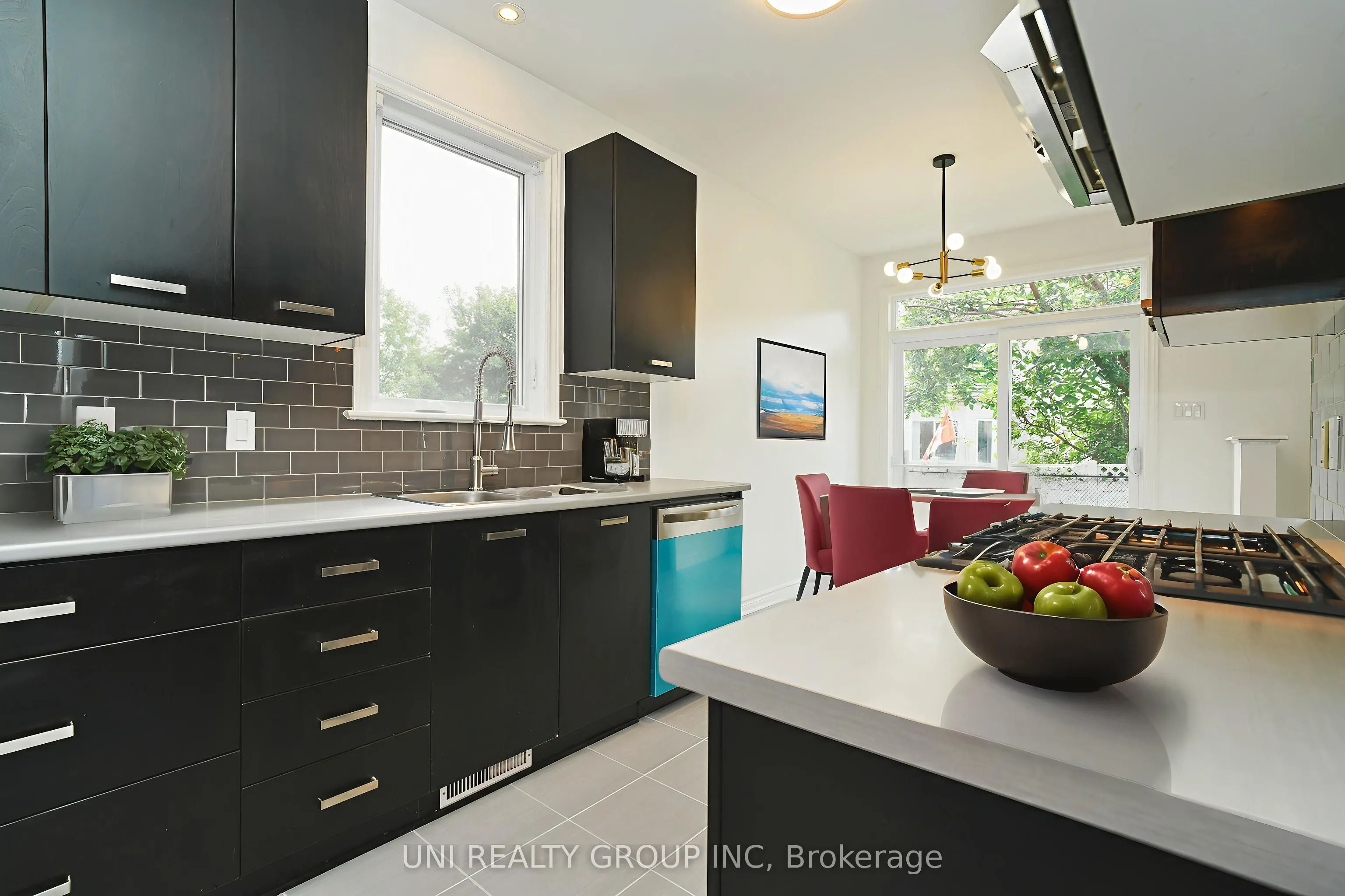 180 HIGHBURY PARK Drive