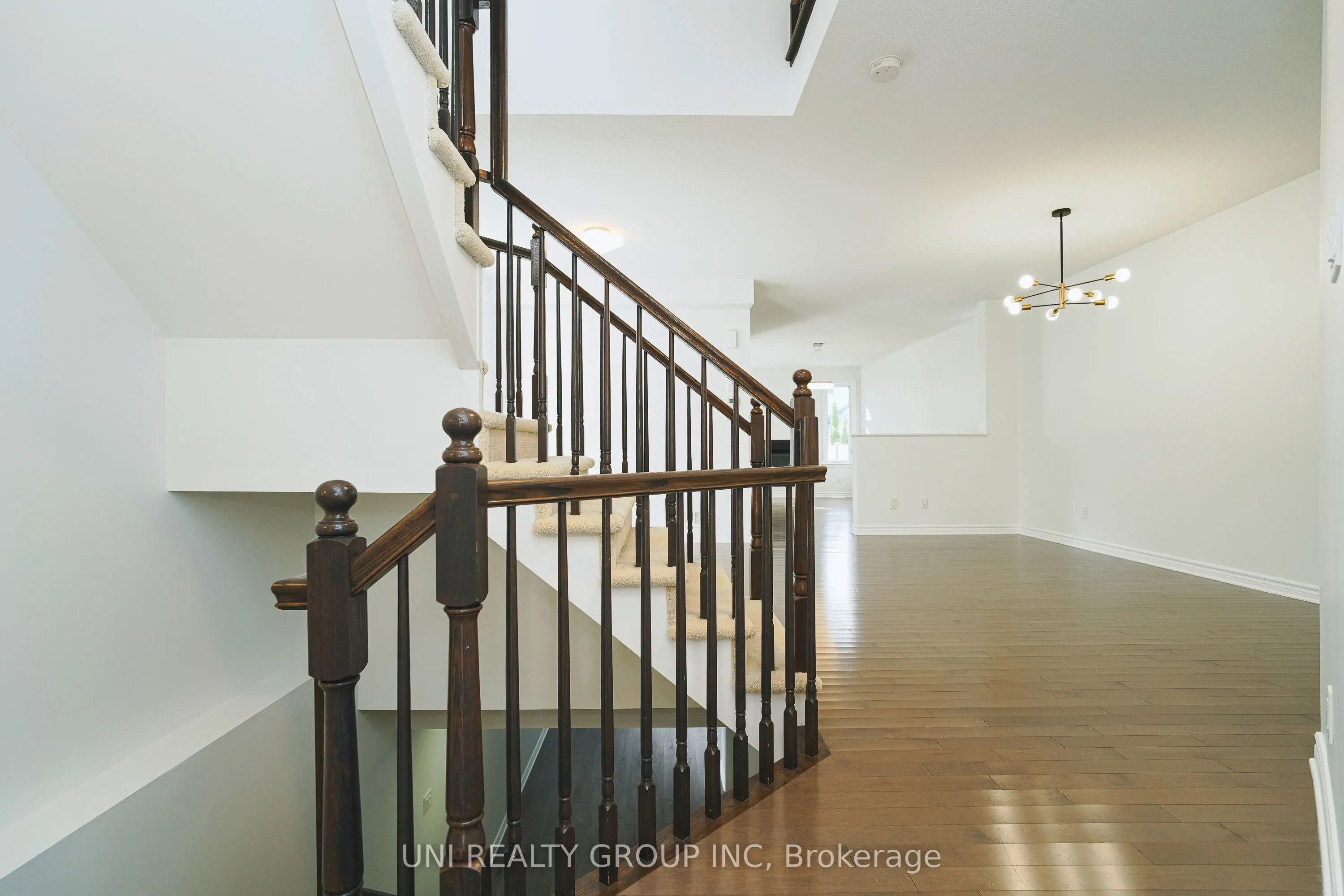 180 HIGHBURY PARK Drive