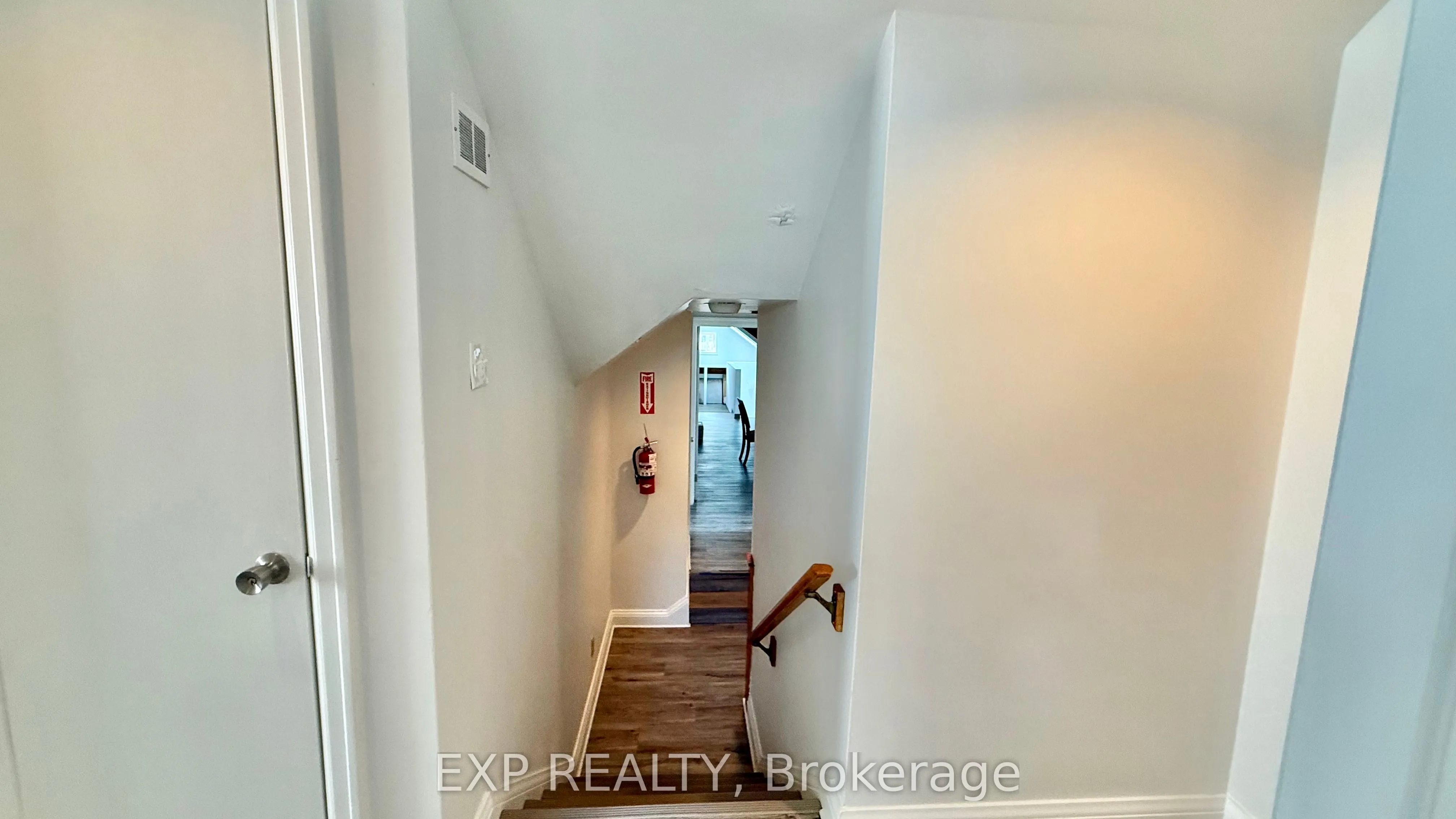 74 Queen Street N