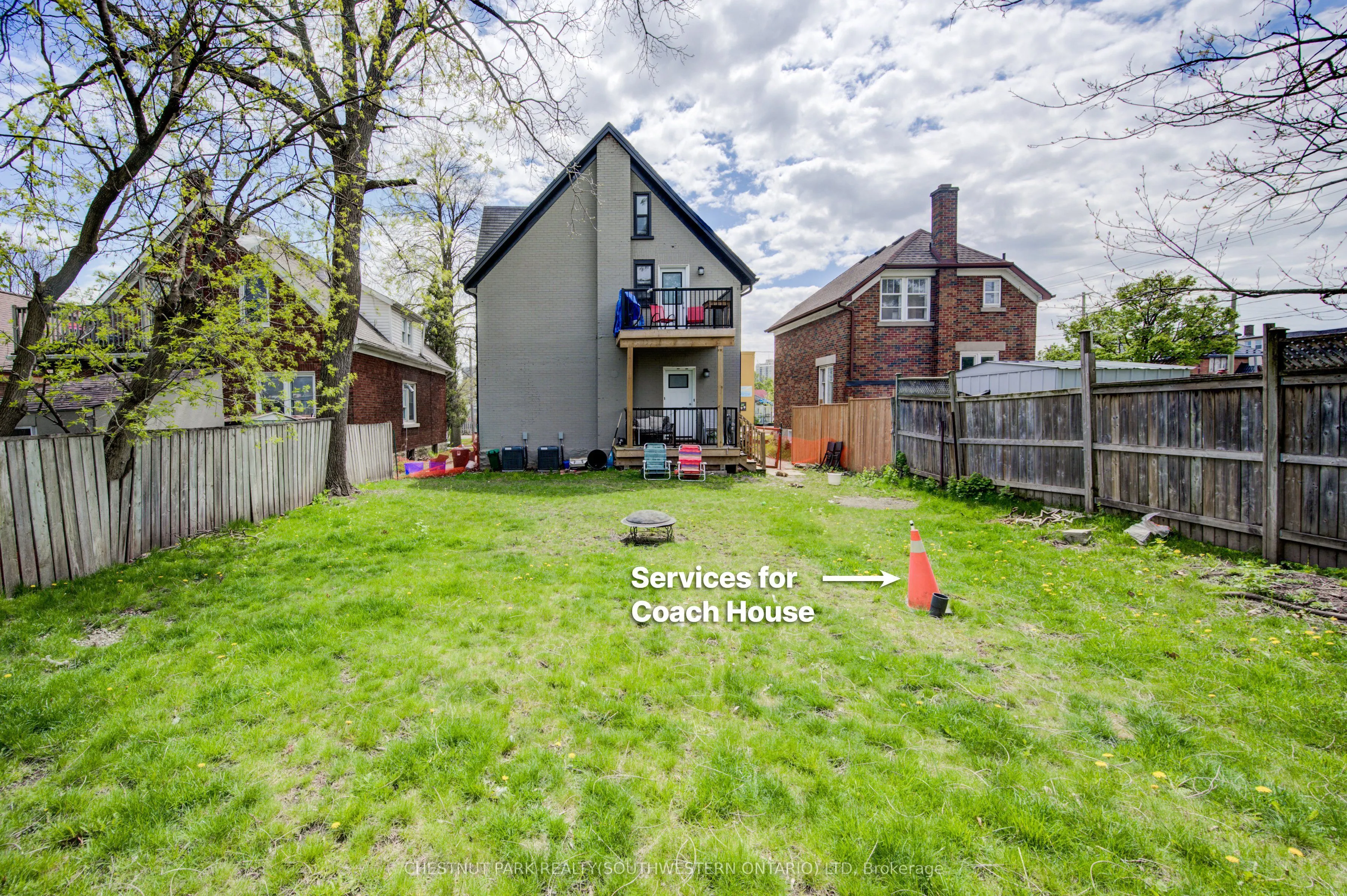 374 Louisa Street