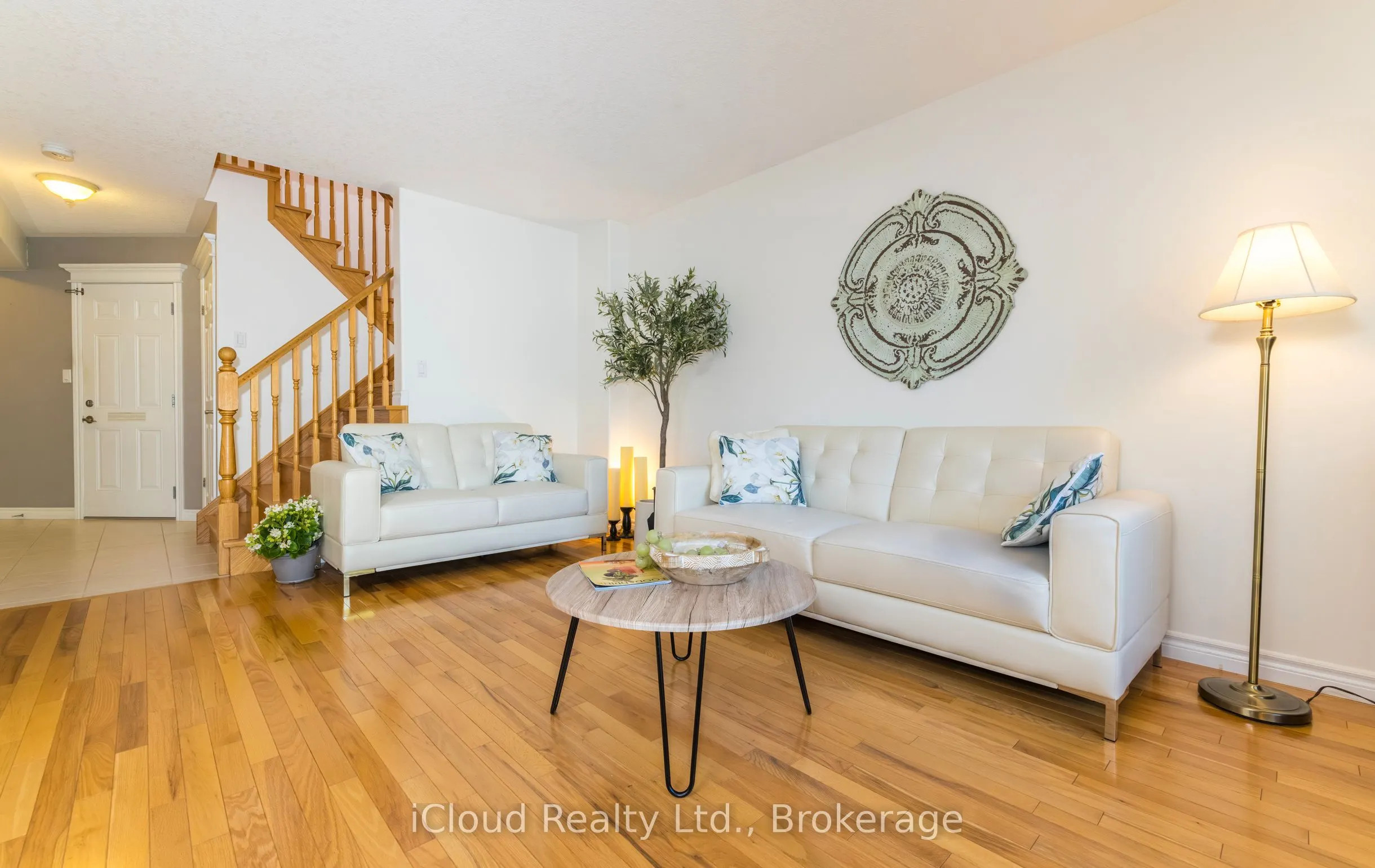 105 Hampson Crescent
