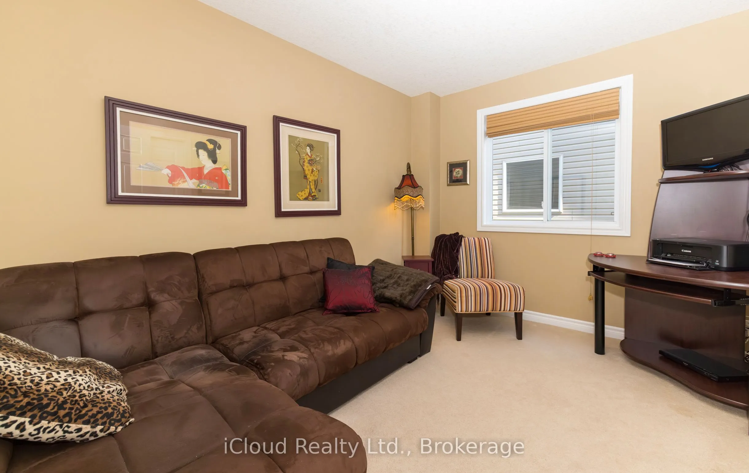 105 Hampson Crescent