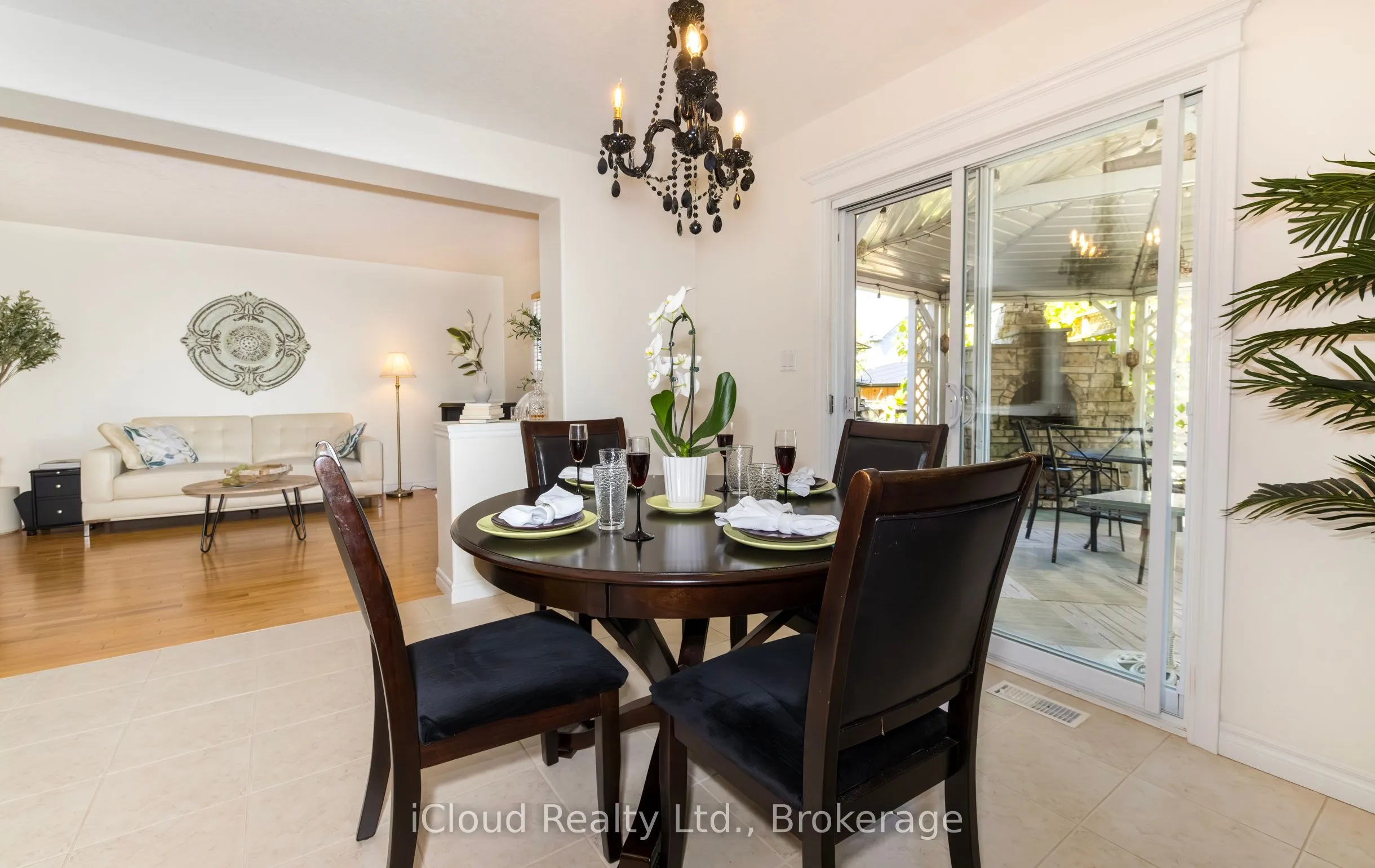 105 Hampson Crescent
