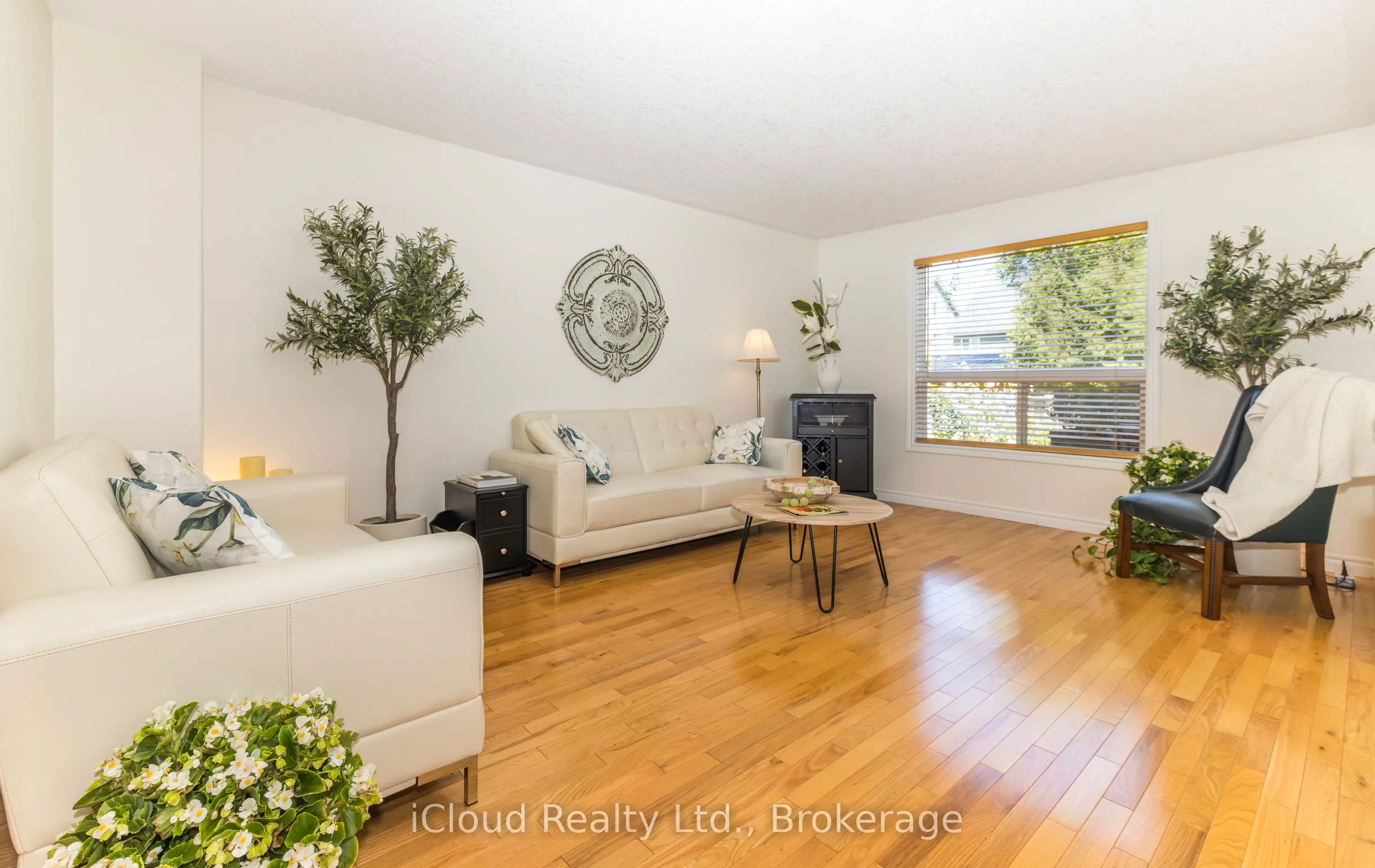 105 Hampson Crescent