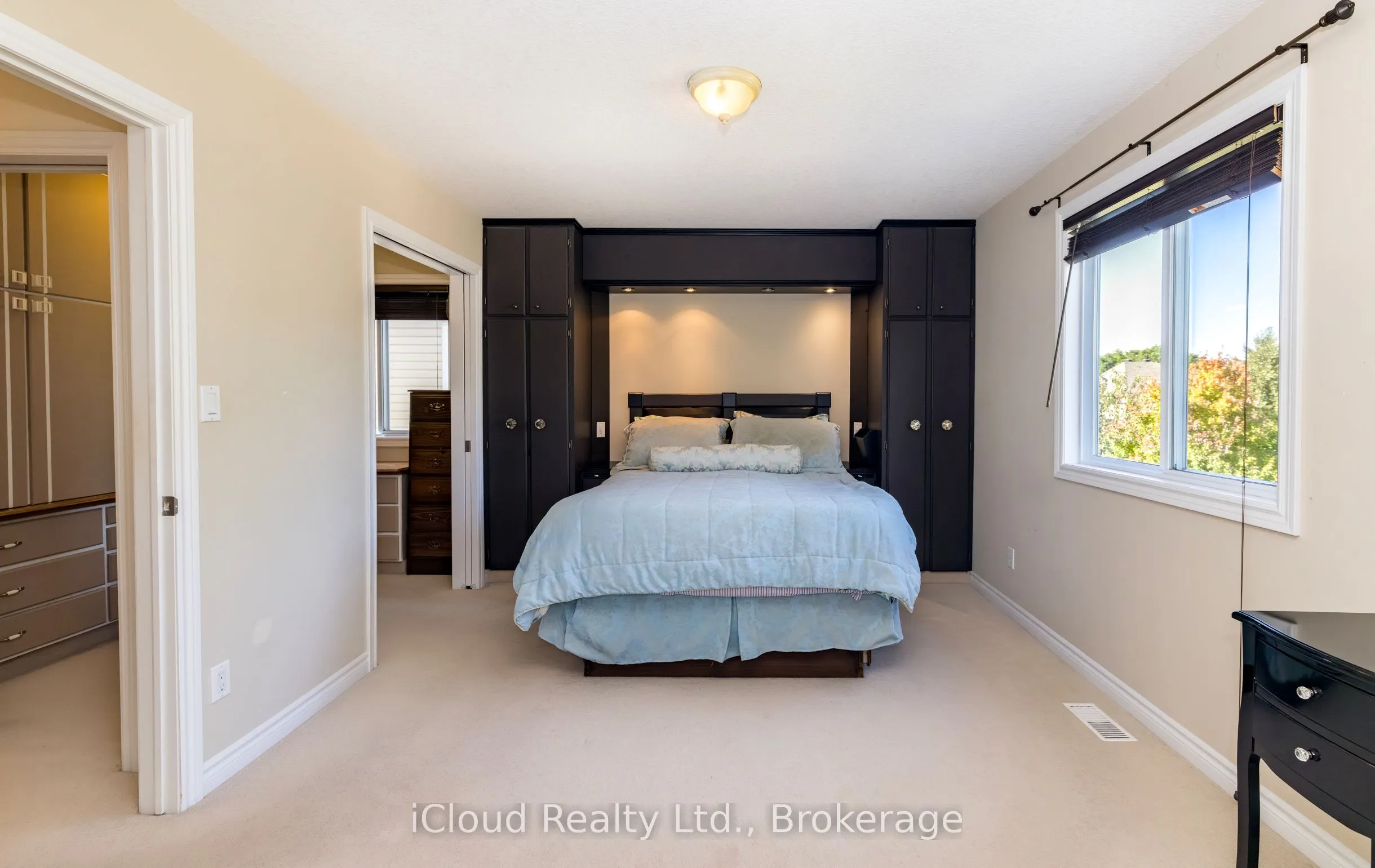 105 Hampson Crescent