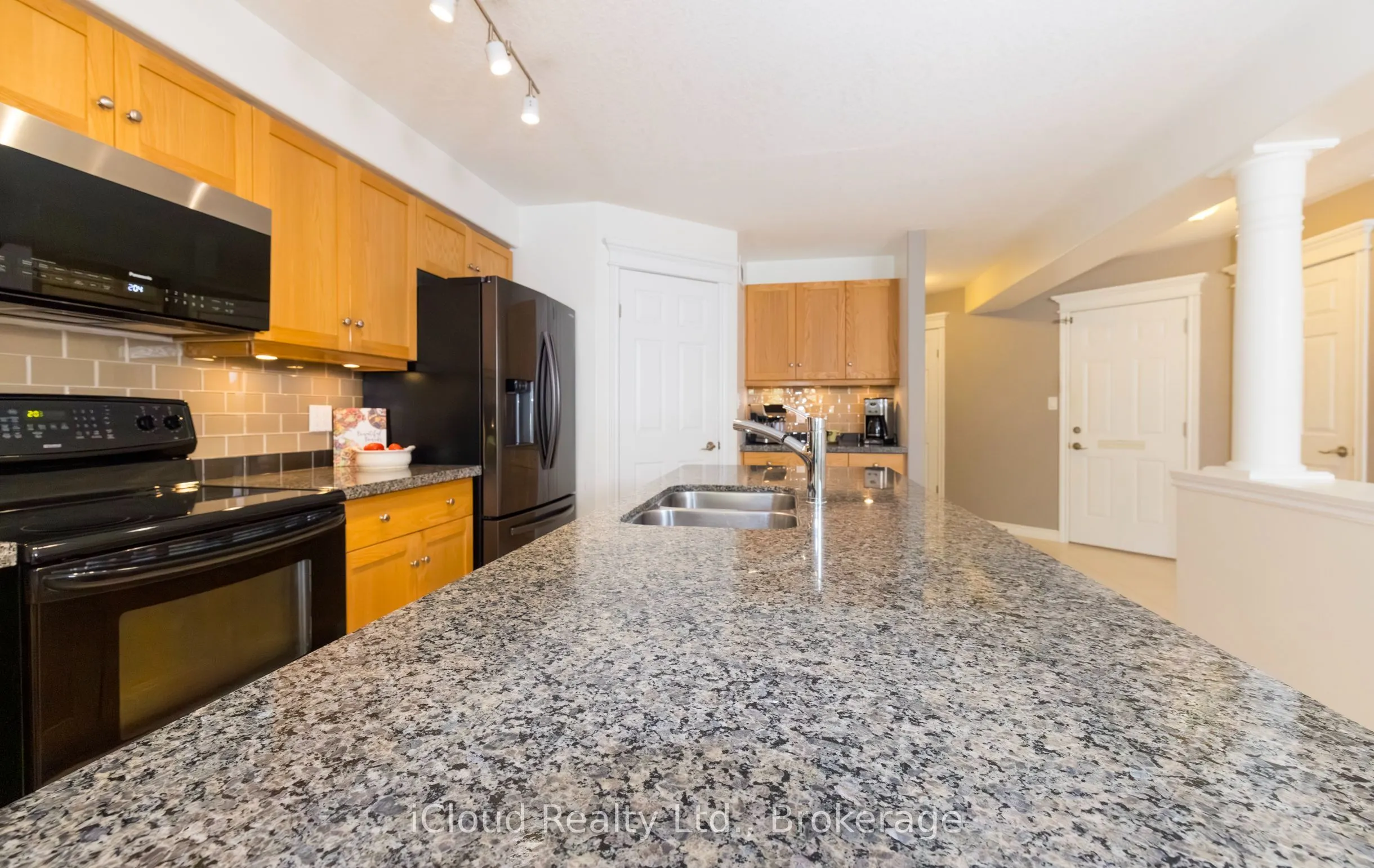 105 Hampson Crescent
